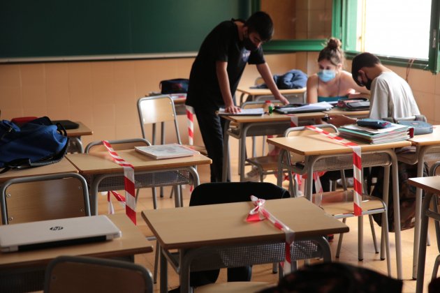 reobertura escola coronavirus infantil eso institut classe - sergi alcazar