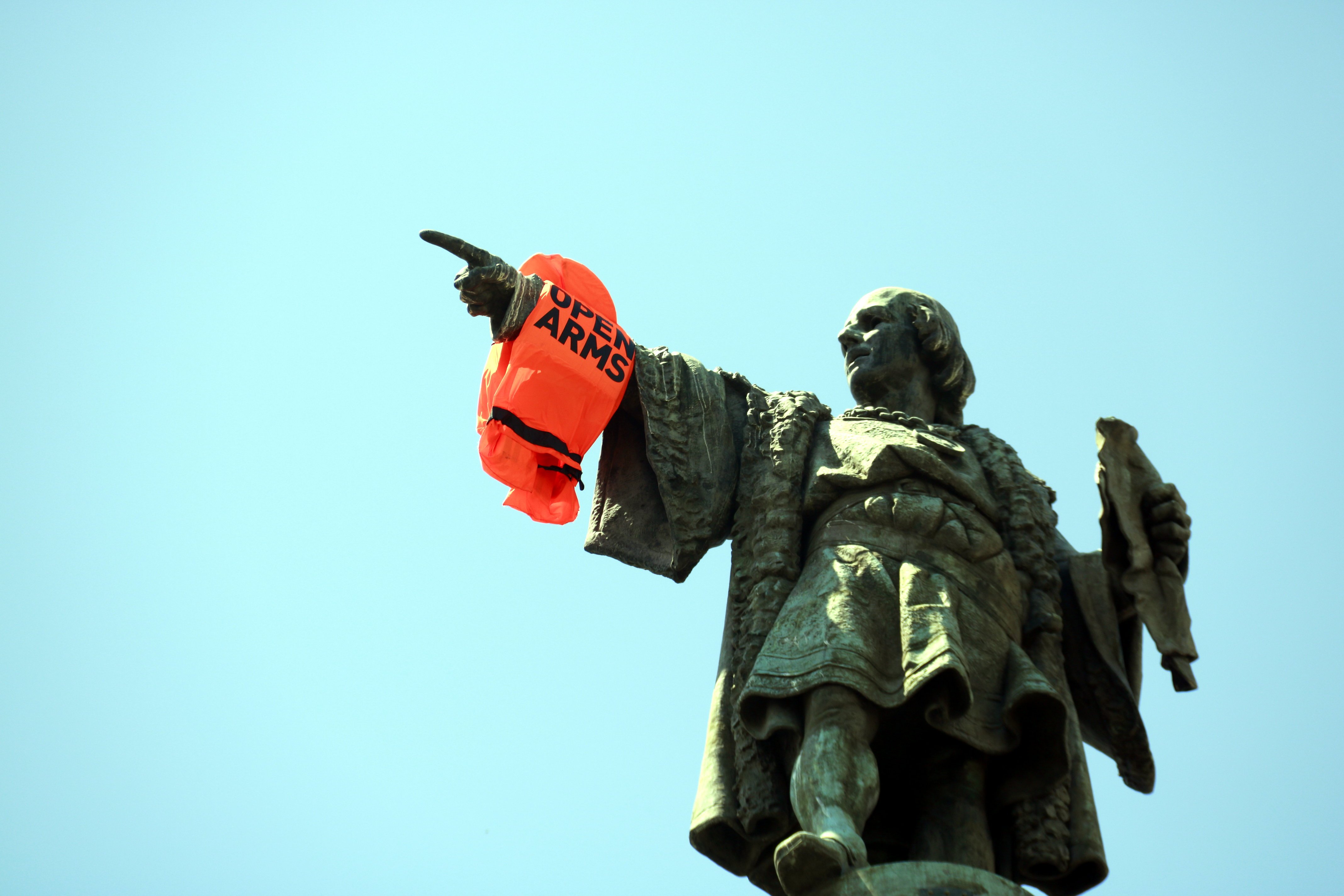 ¿La estatua de Colón en Barcelona se tendría que derribar?