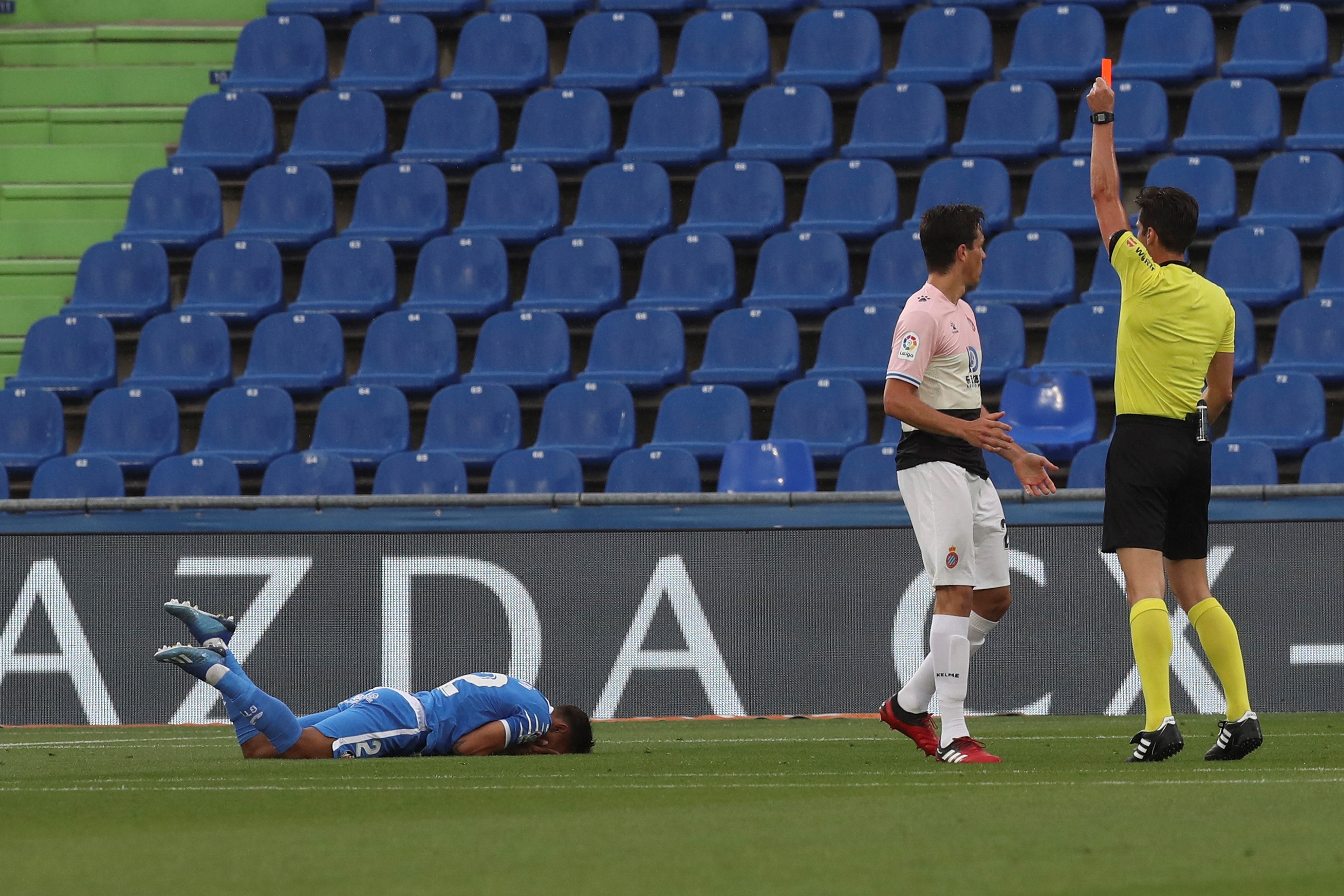 El Espanyol, penalizado por el arbitraje en Getafe (0-0)