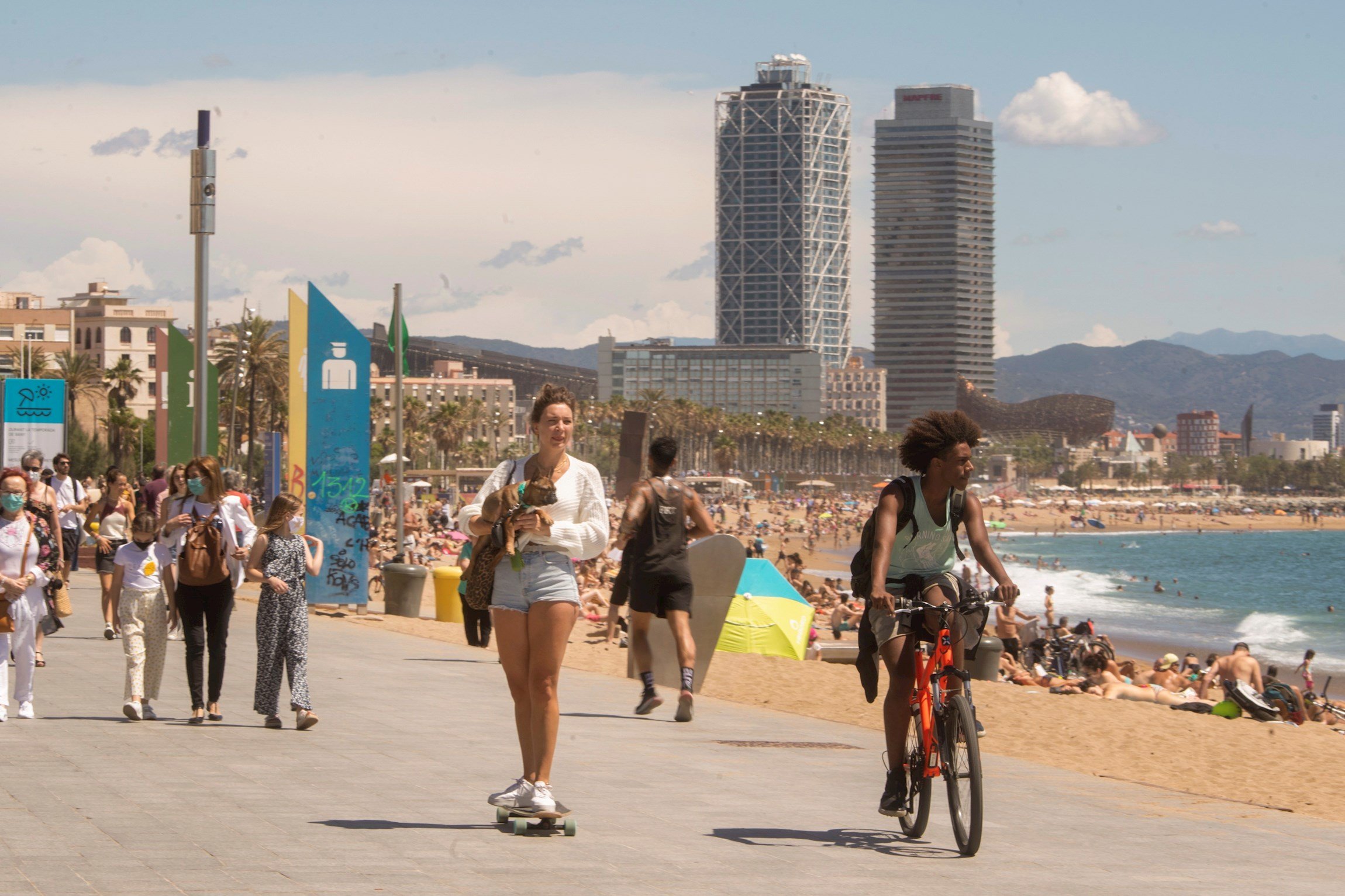 Adecco prevé la creación de 125.500 empleos en Catalunya en la campaña de verano