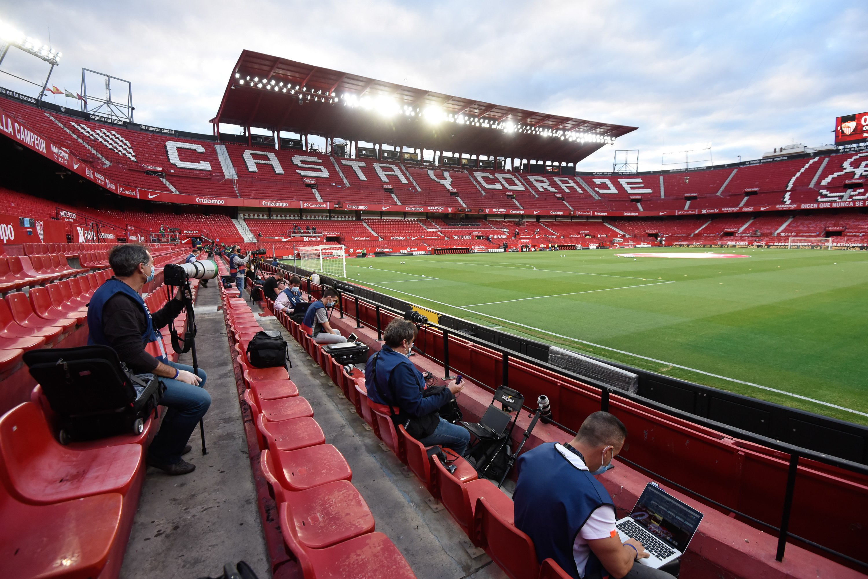 Ningún medio catalán podrá acceder al Pizjuán para el Sevilla-Barça