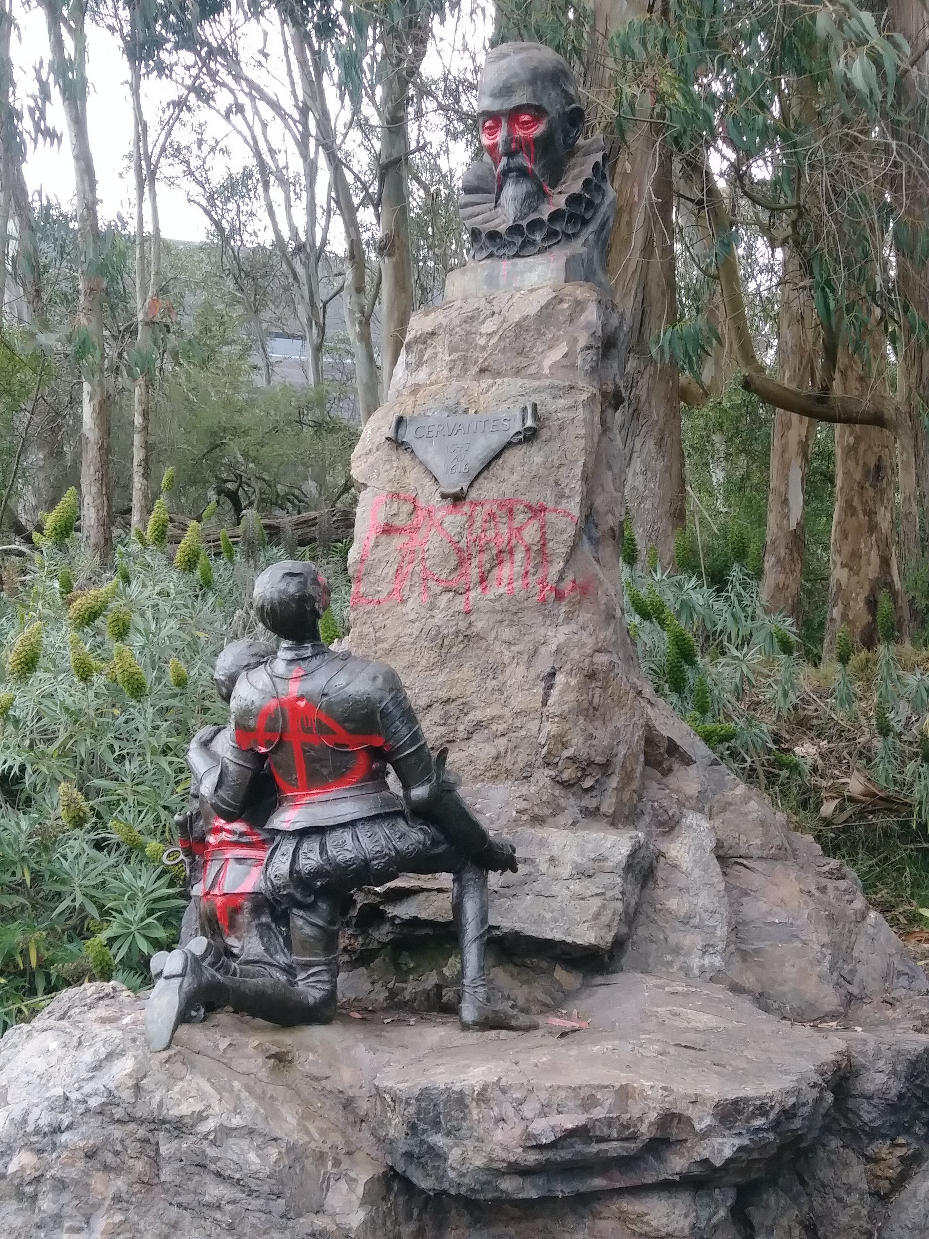 Atacan la estatua de Cervantes en San Francisco