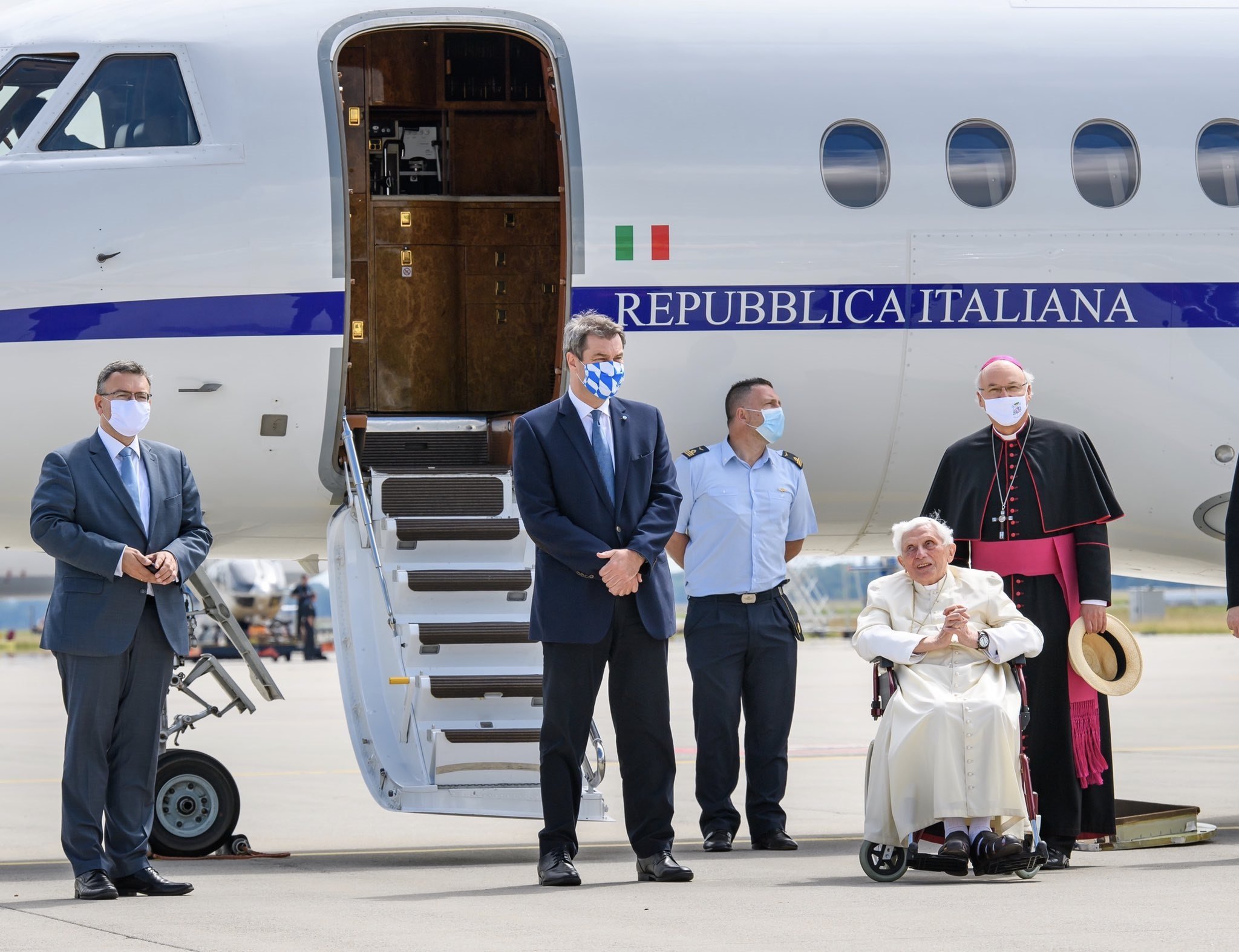 Reaparece el papa Benedicto XVI en Baviera