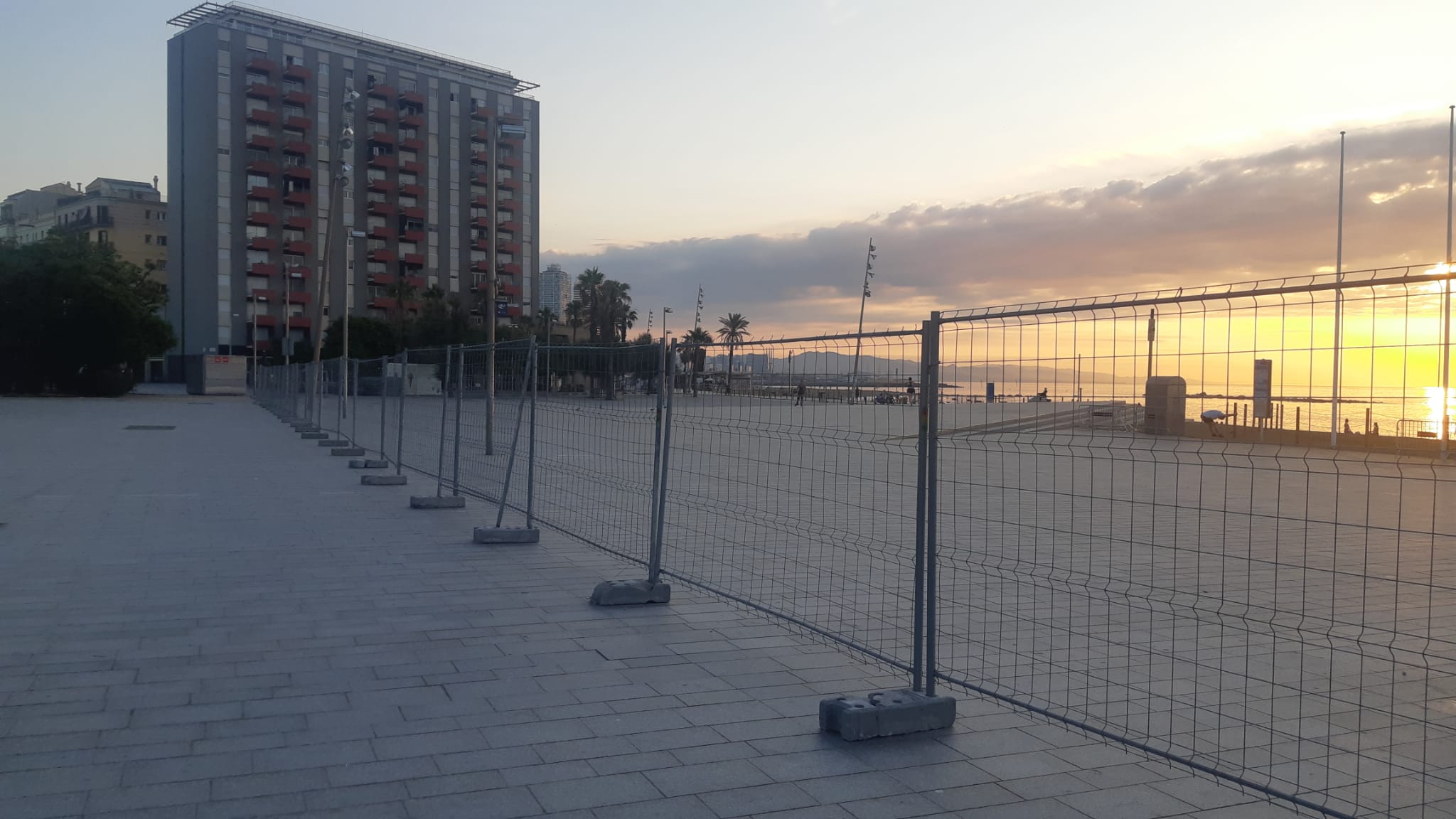 Playas cerradas en una verbena de Sant Joan anómala
