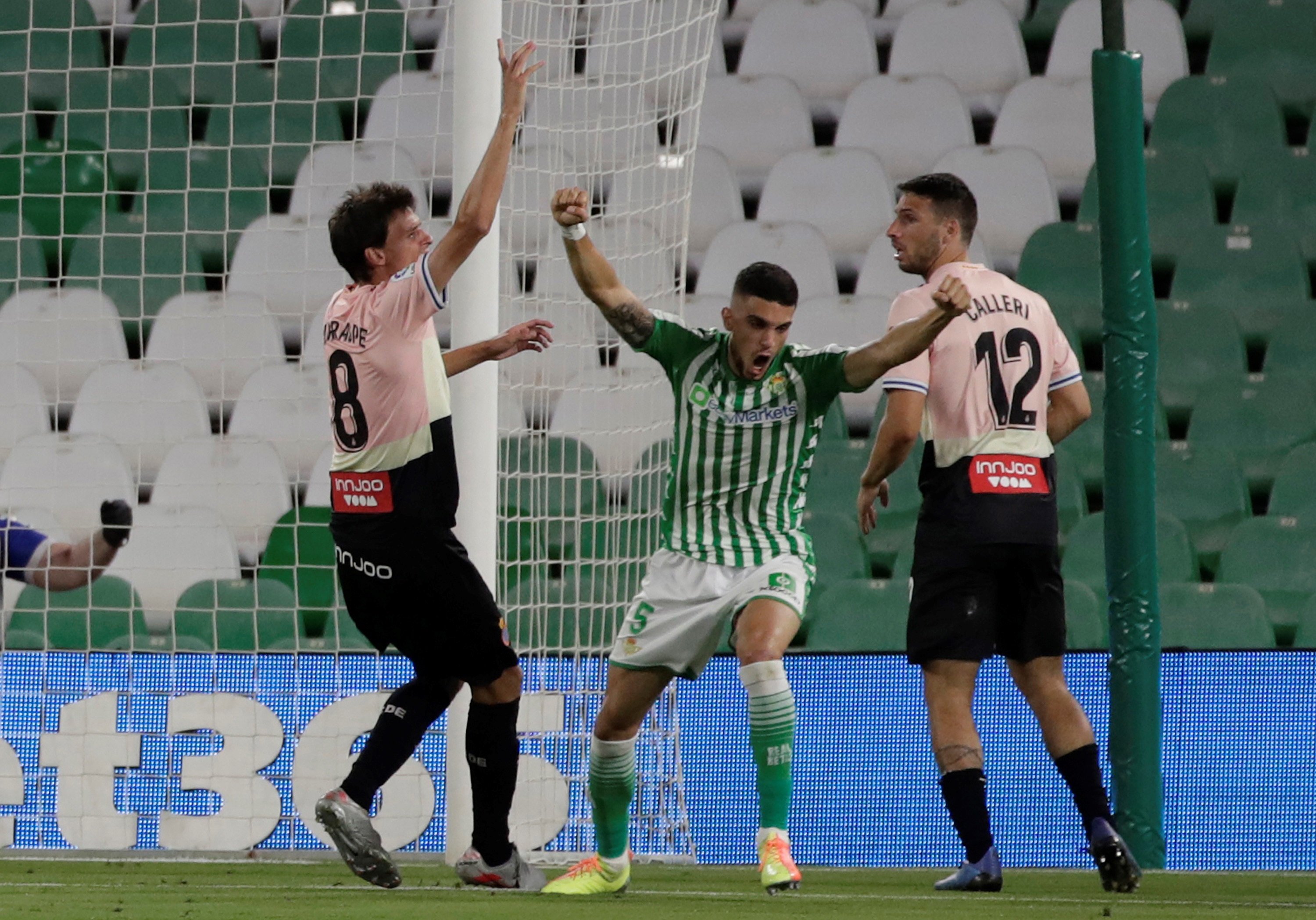 Bartra deja el Espanyol tocado de muerte (1-0)