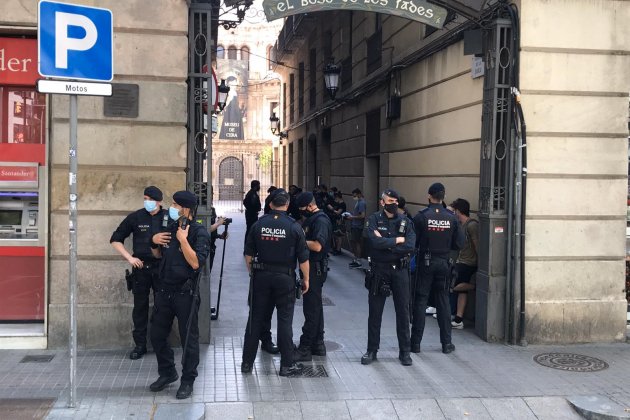 indentificacions Mossos manifestantes antifascistas acto Vox Colom - Guillem RS