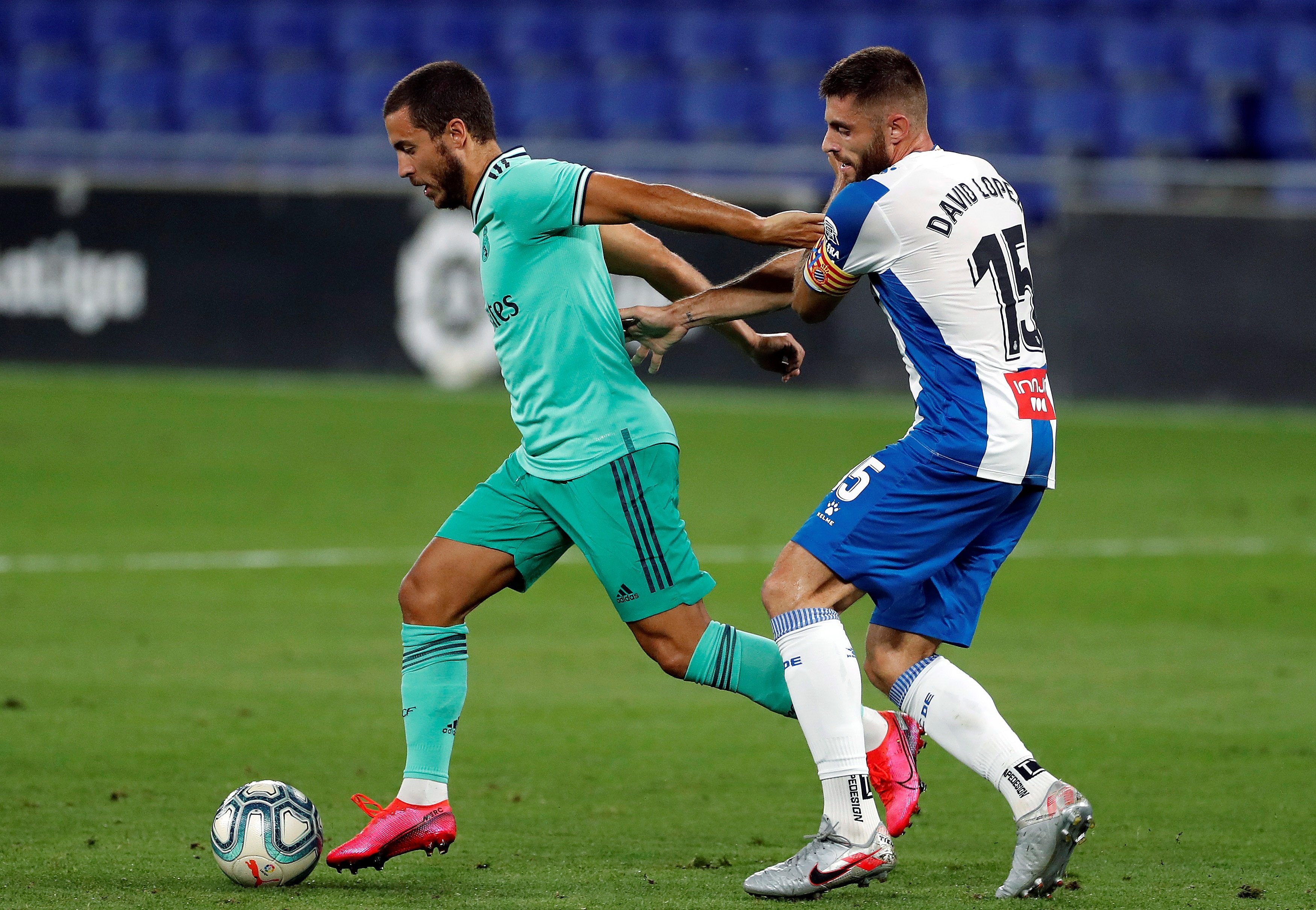 El Madrid supera al Espanyol i es el líder de la Liga