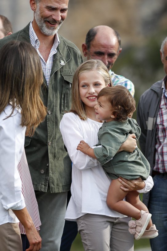 elionor bebe nado en braços GTRES