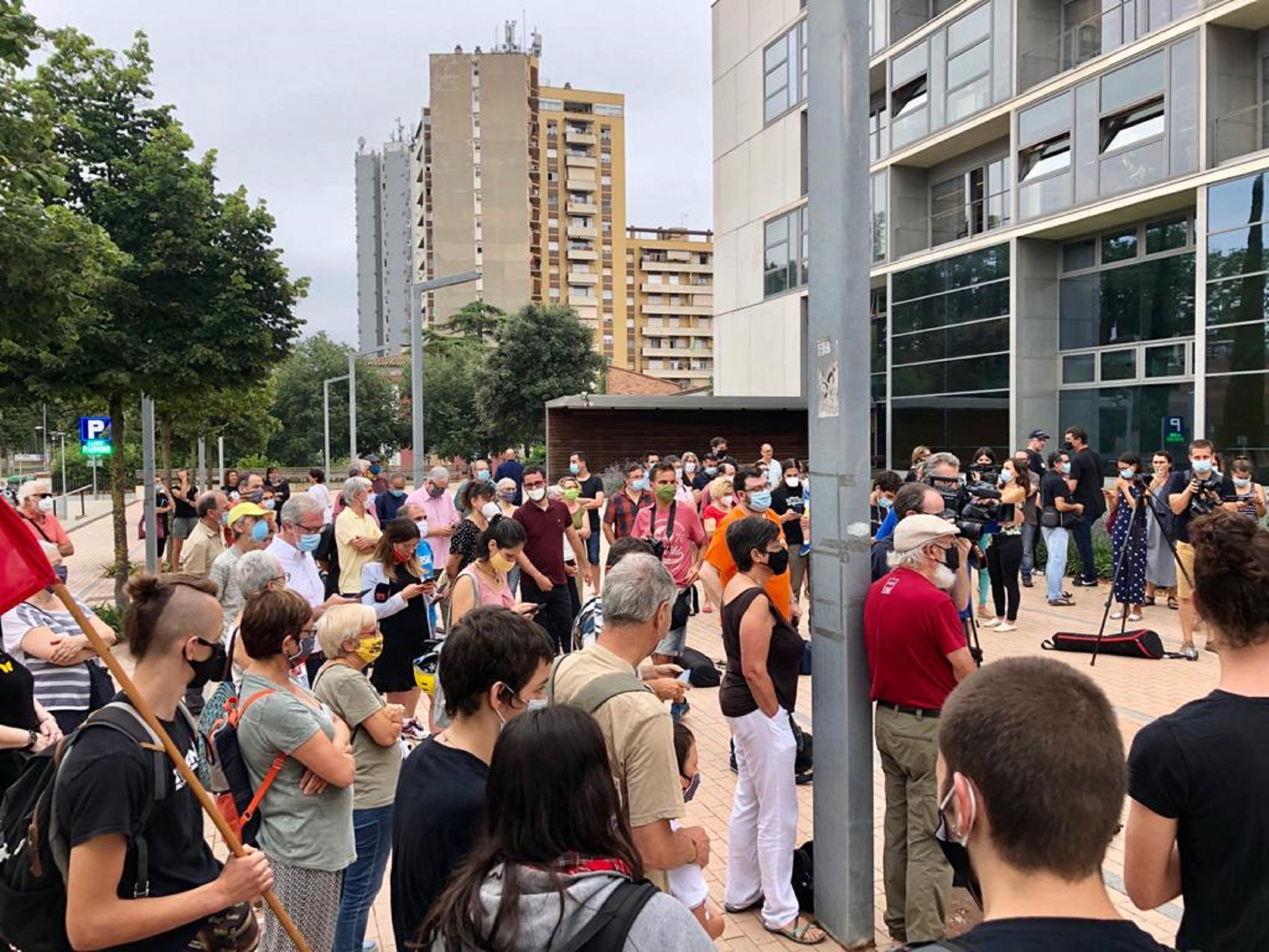 Primer judici per les protestes postsentència: concentració de suport a Girona