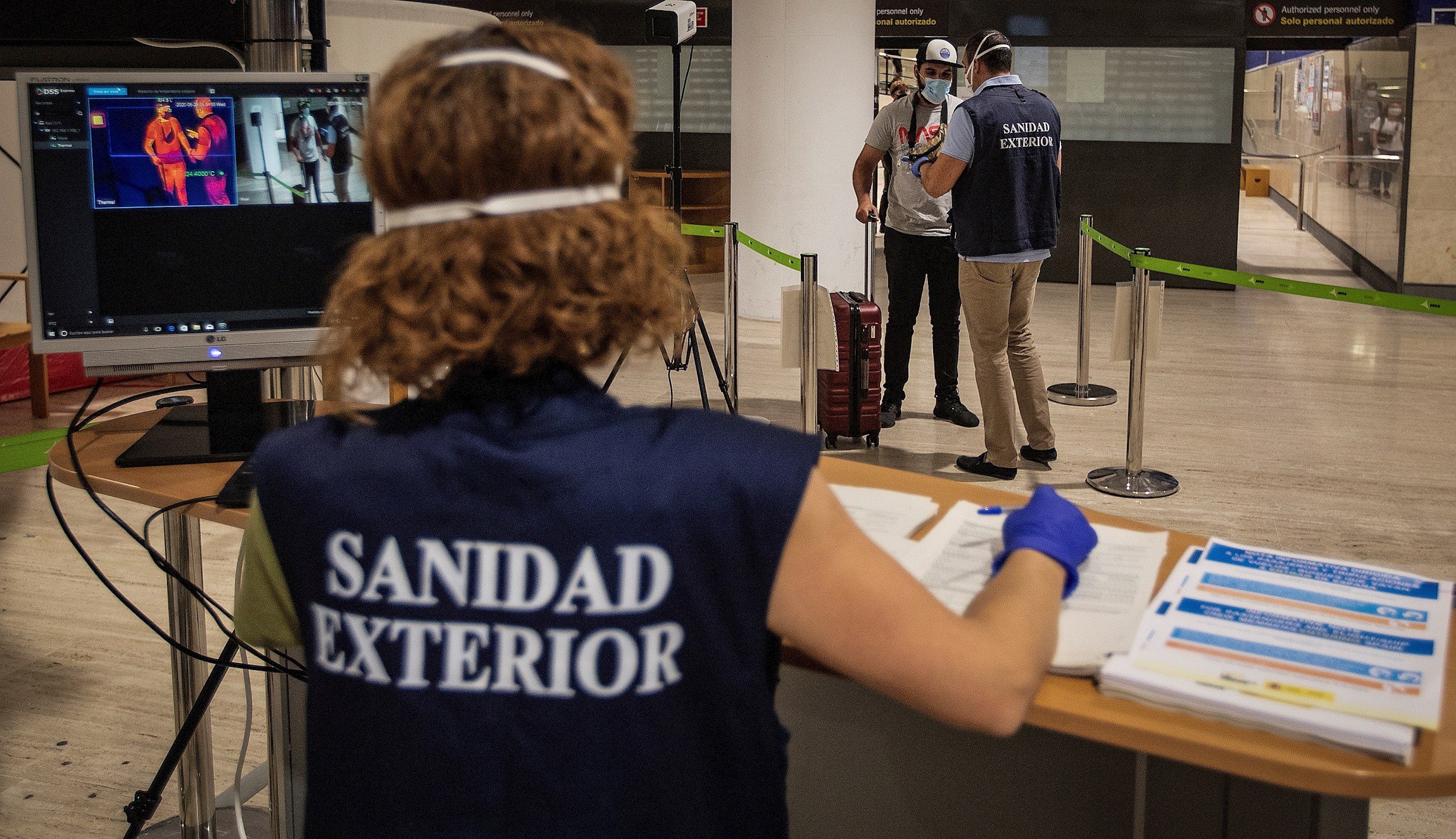 Quins controls hauran de passar els turistes per entrar a Espanya?