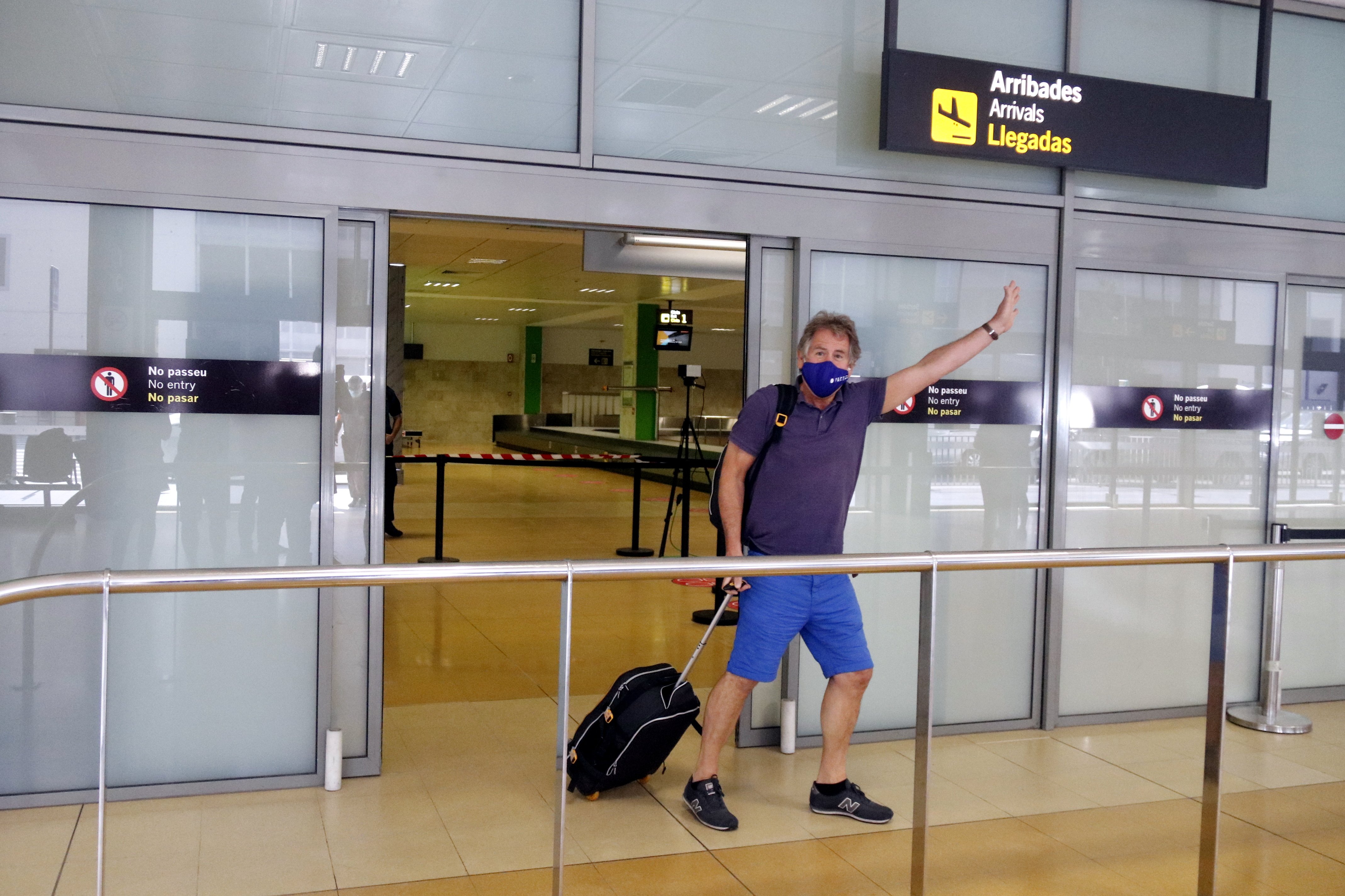 Aterriza el primer vuelo en el aeropuerto de Girona después de tres meses parado
