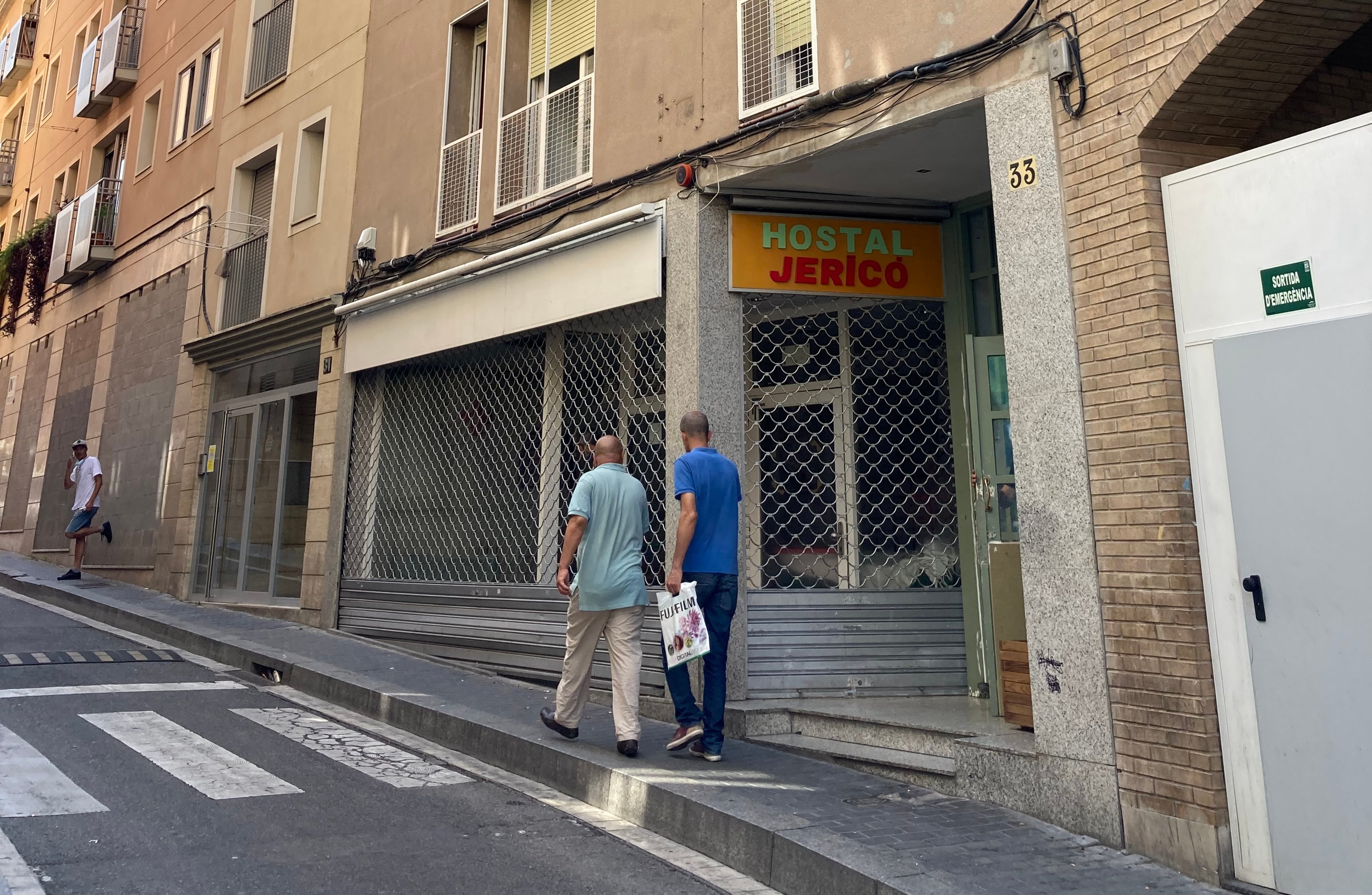 Confirmados nueve positivos más en Lleida que obligan a confinar un edificio