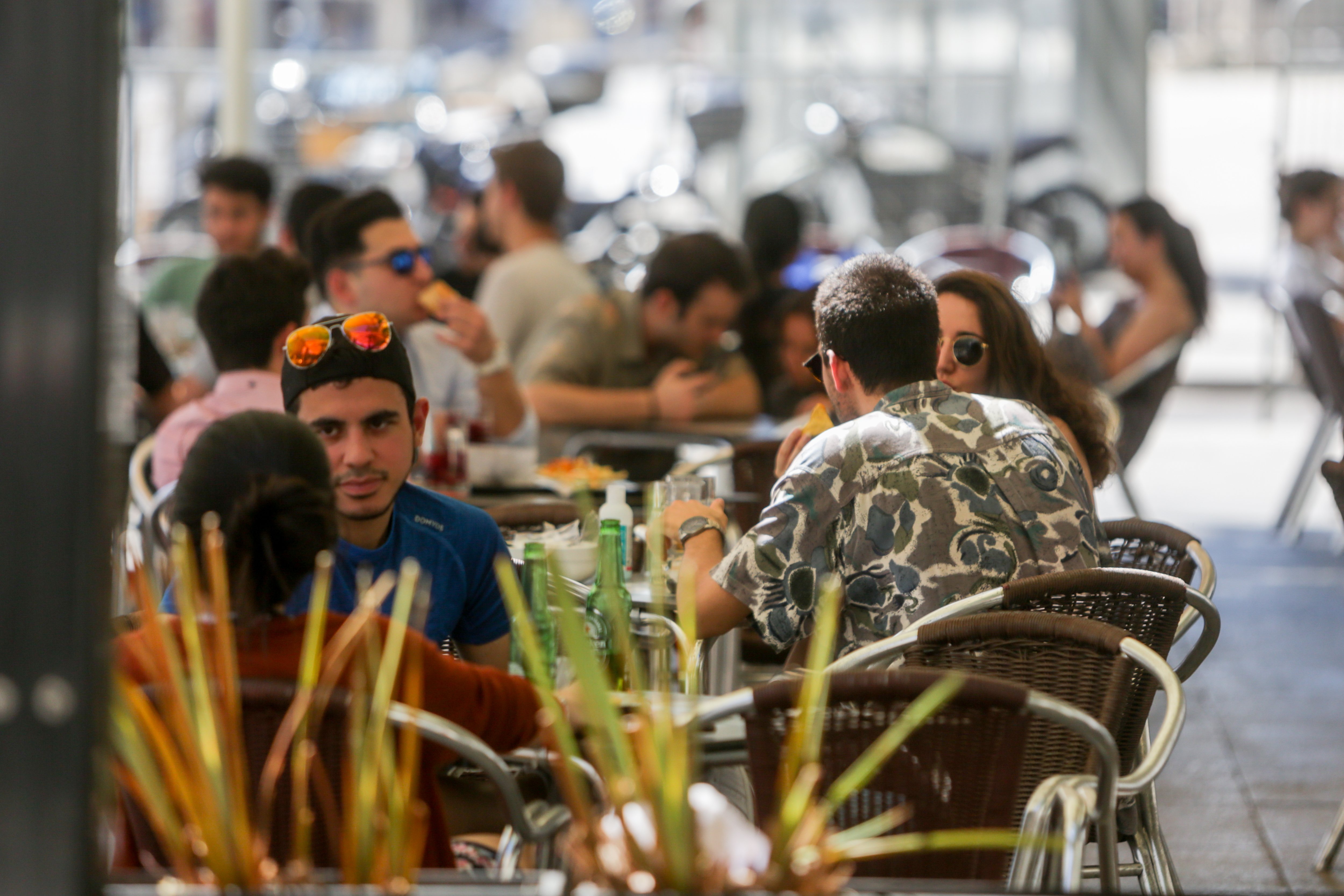 Madrid ampliarà de quatre a sis el límit de comensals per taula a les terrasses