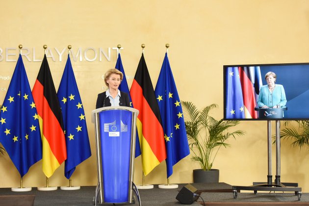 rueda prensa ursula von der leyen angela merkel - acn