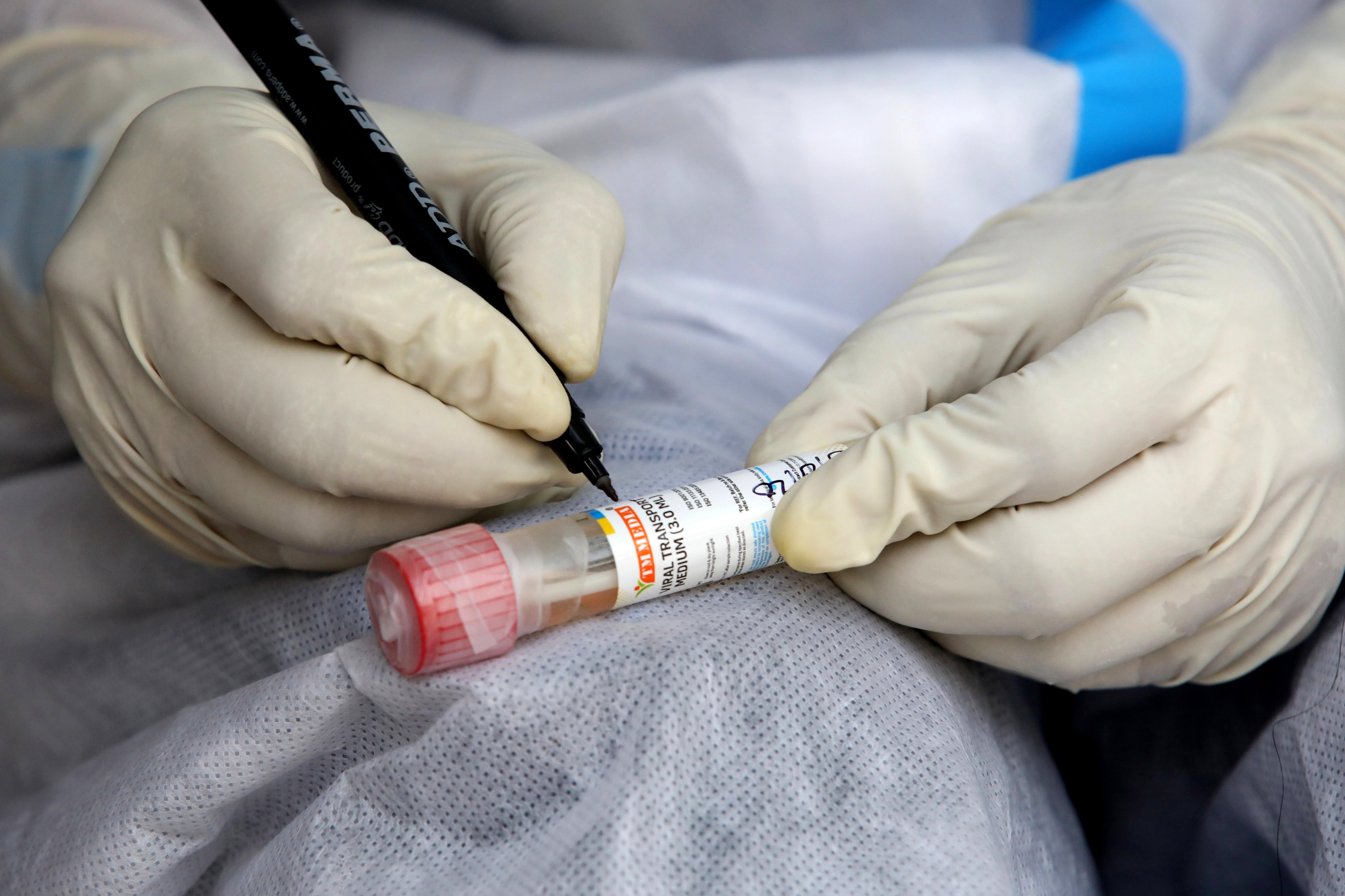 Los contagios por coronavirus en Catalunya siguen sumando: 400