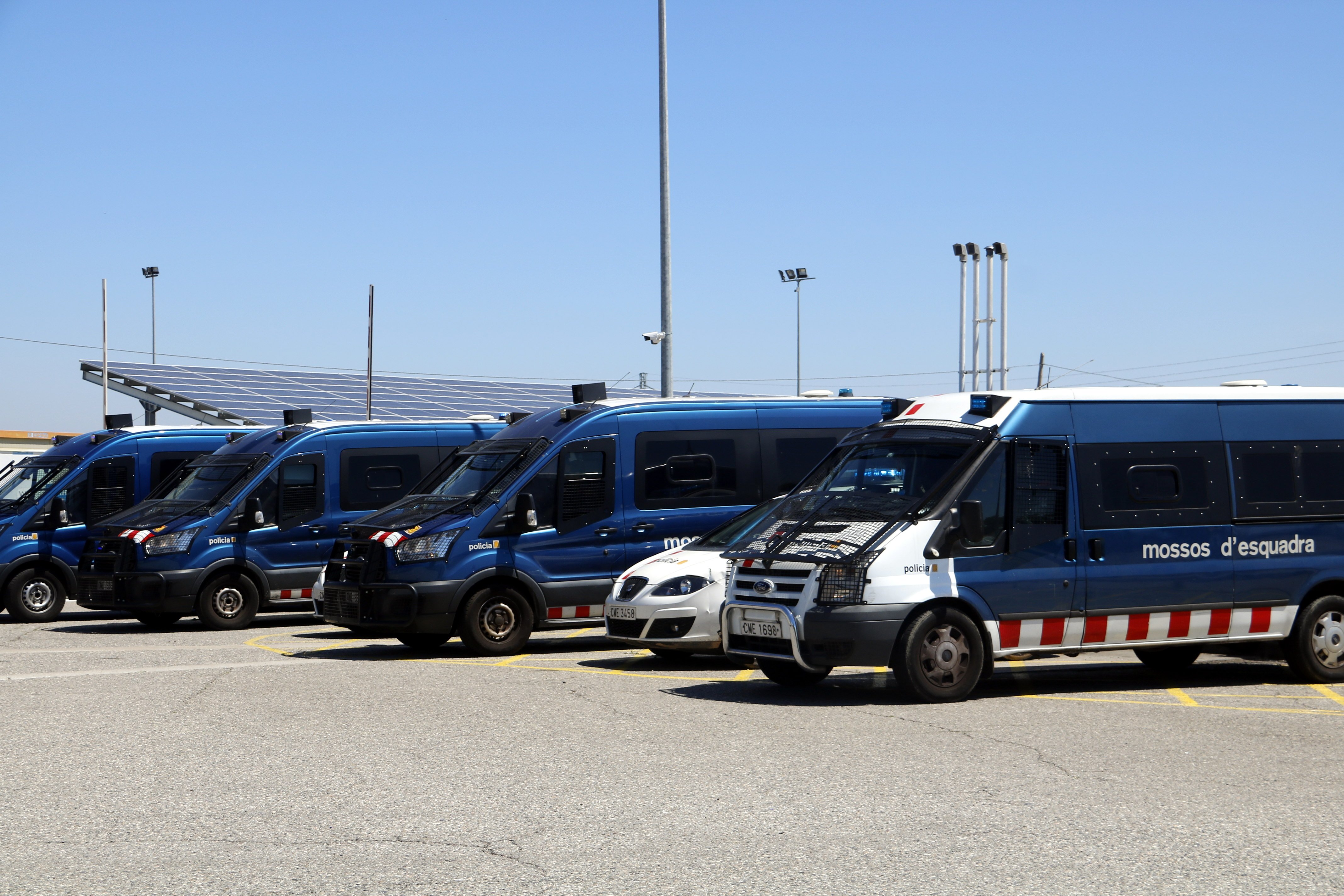 Los Mossos retiran un tuit después de una polémica machista