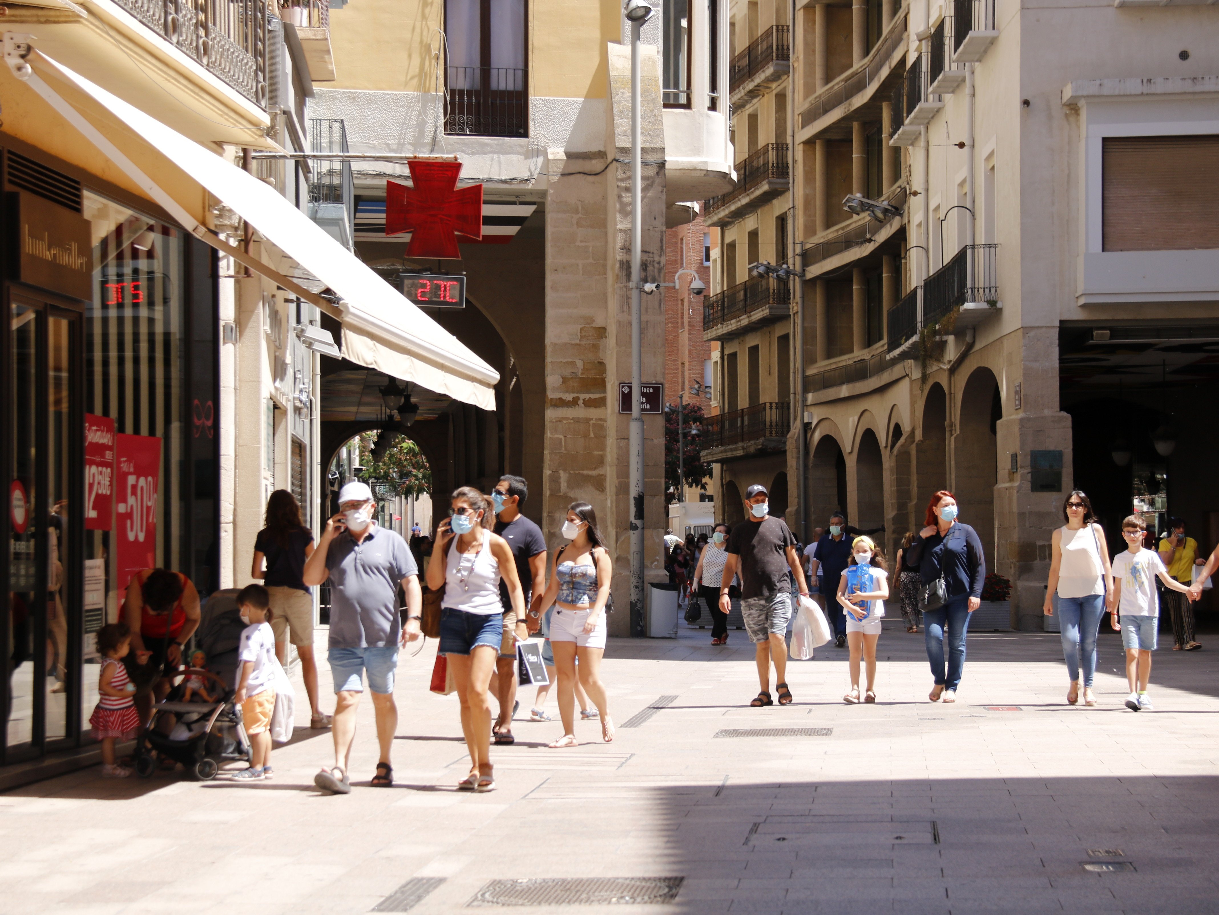 Carteles en cinco idiomas por el rebrote de coronavirus en el Segrià