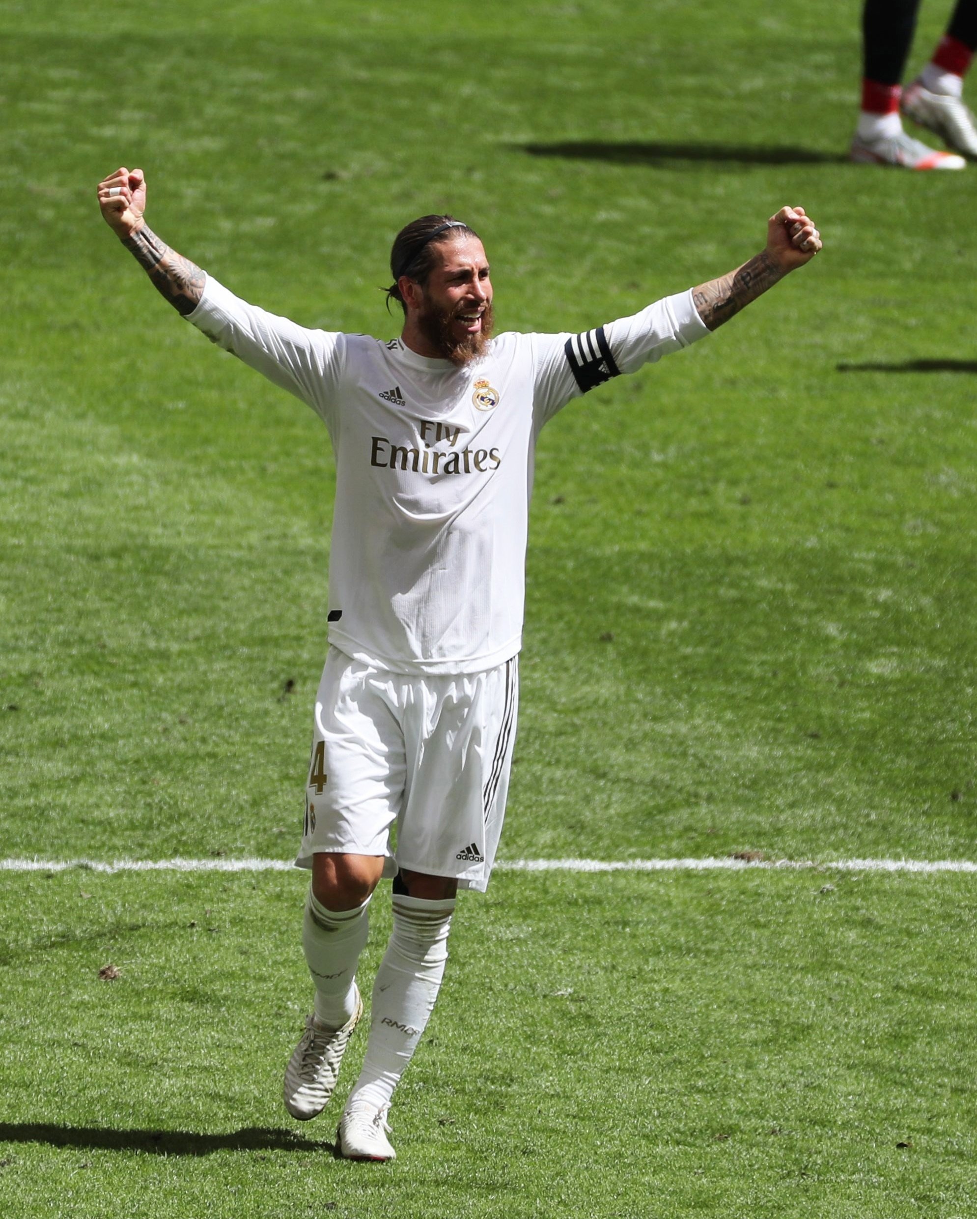 El Reial Madrid guanya gràcies a un nou robatori al Villamarín