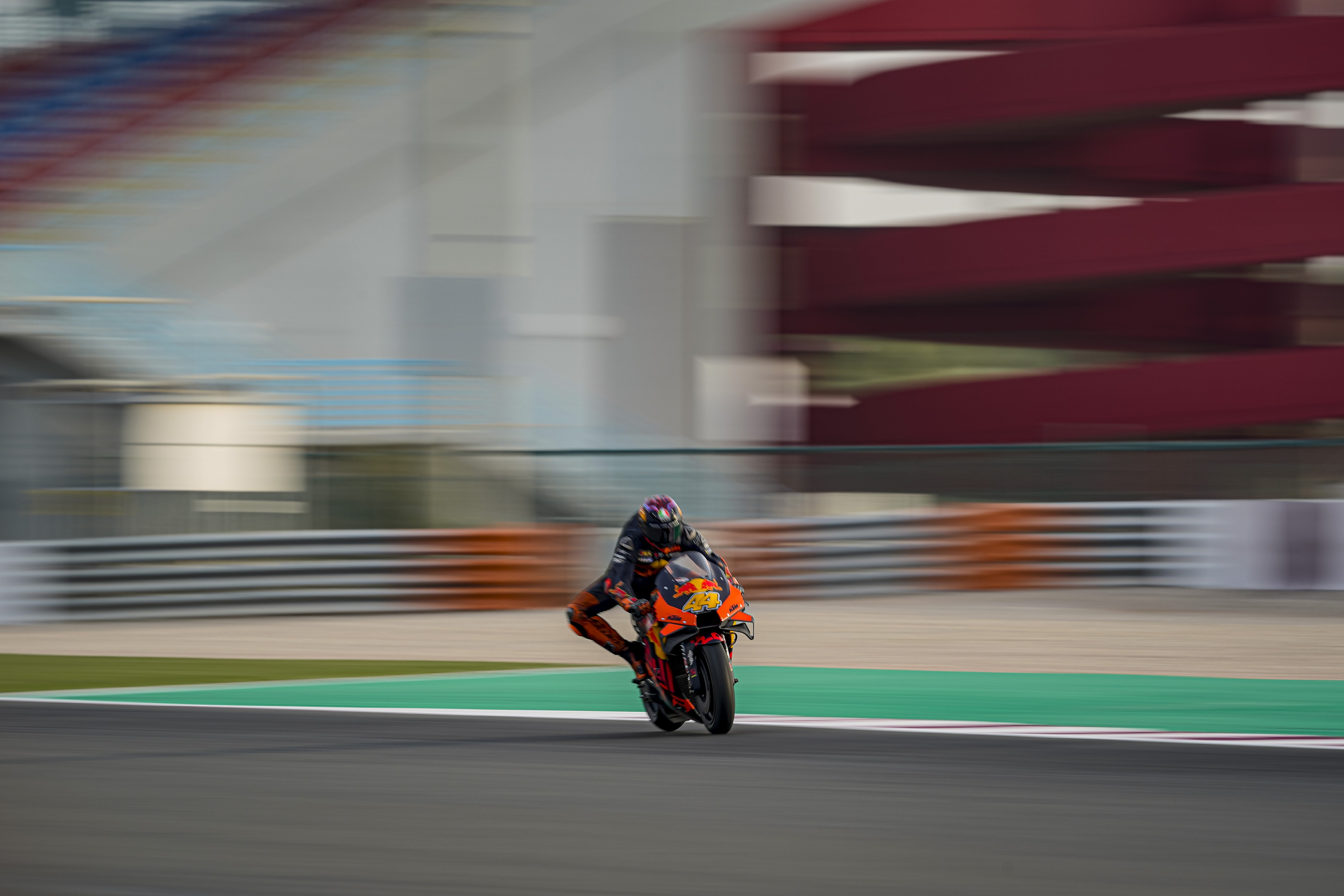 Ezpeleta confirma la separación de los hermanos Márquez por Pol Espargaró