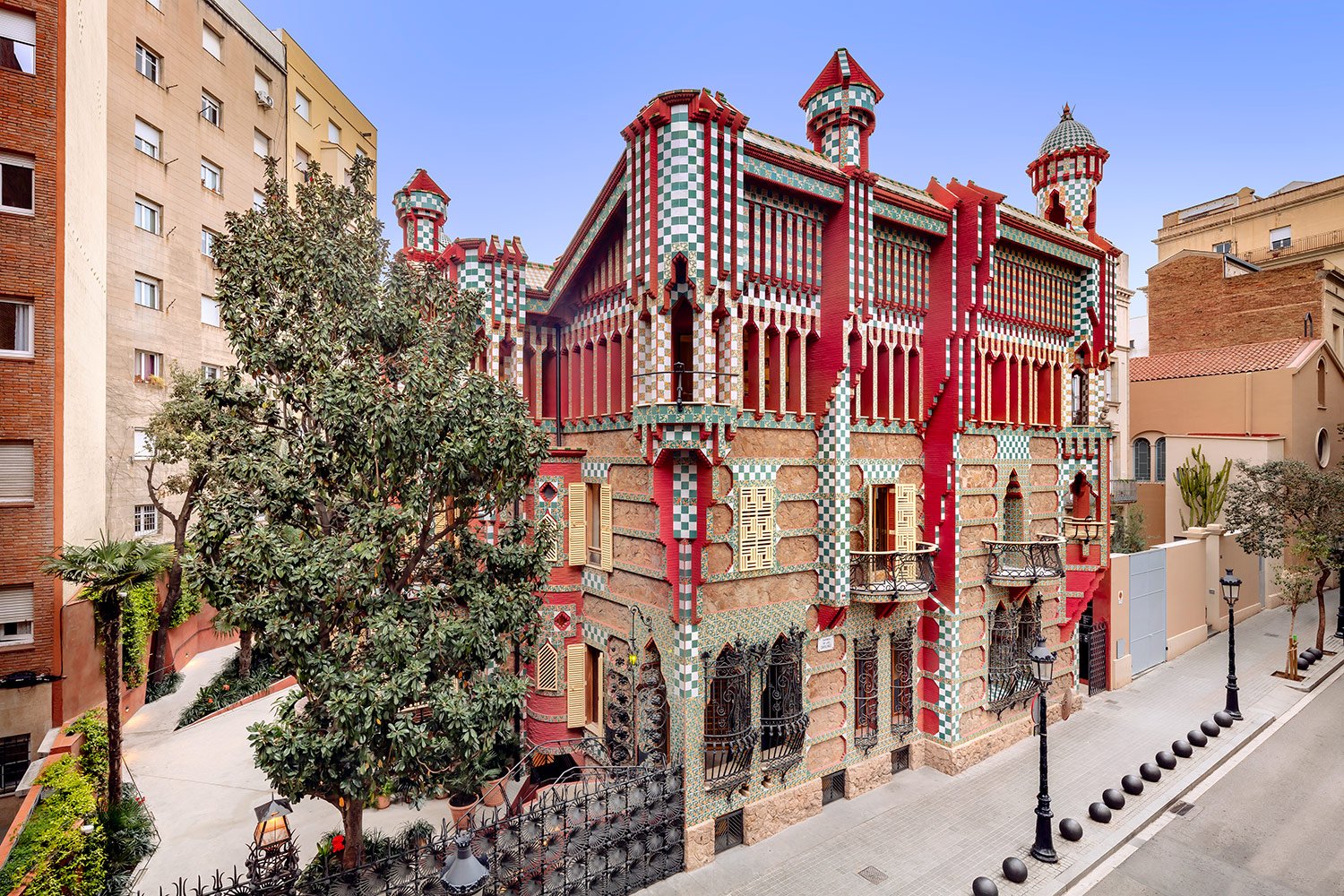 Visita la Casa Vicens, un oasi al barri de Gràcia