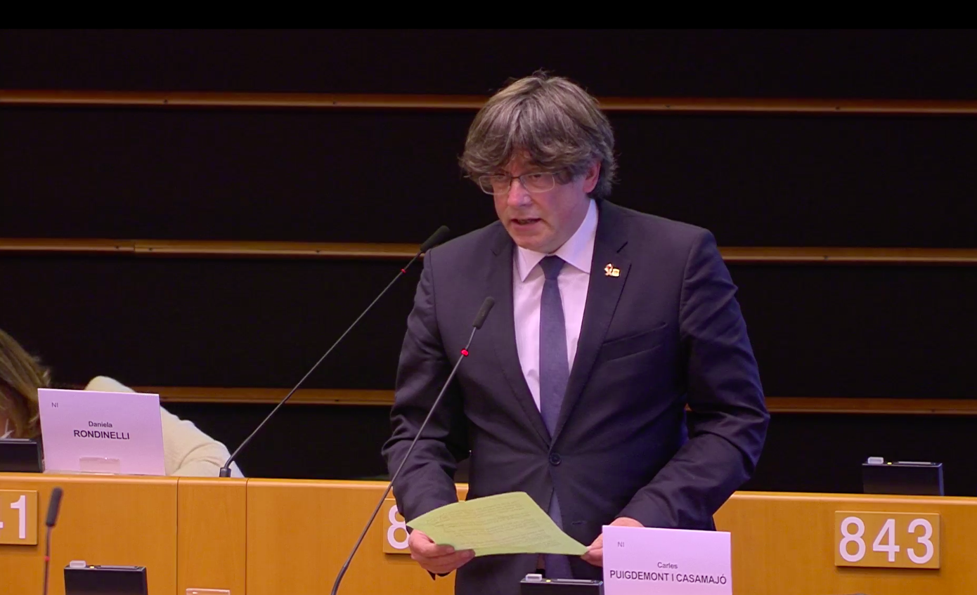 Puigdemont, a Merkel a l'Eurocambra: "Cal que Espanya respecti l'estat de dret"