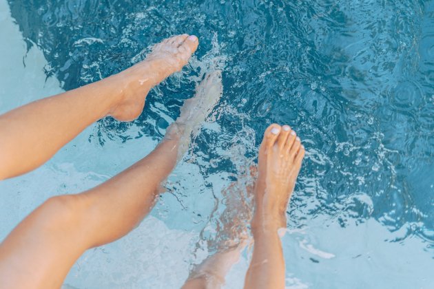 Pies en la piscina. Infecciones más comunes y consejos para prevenirlas