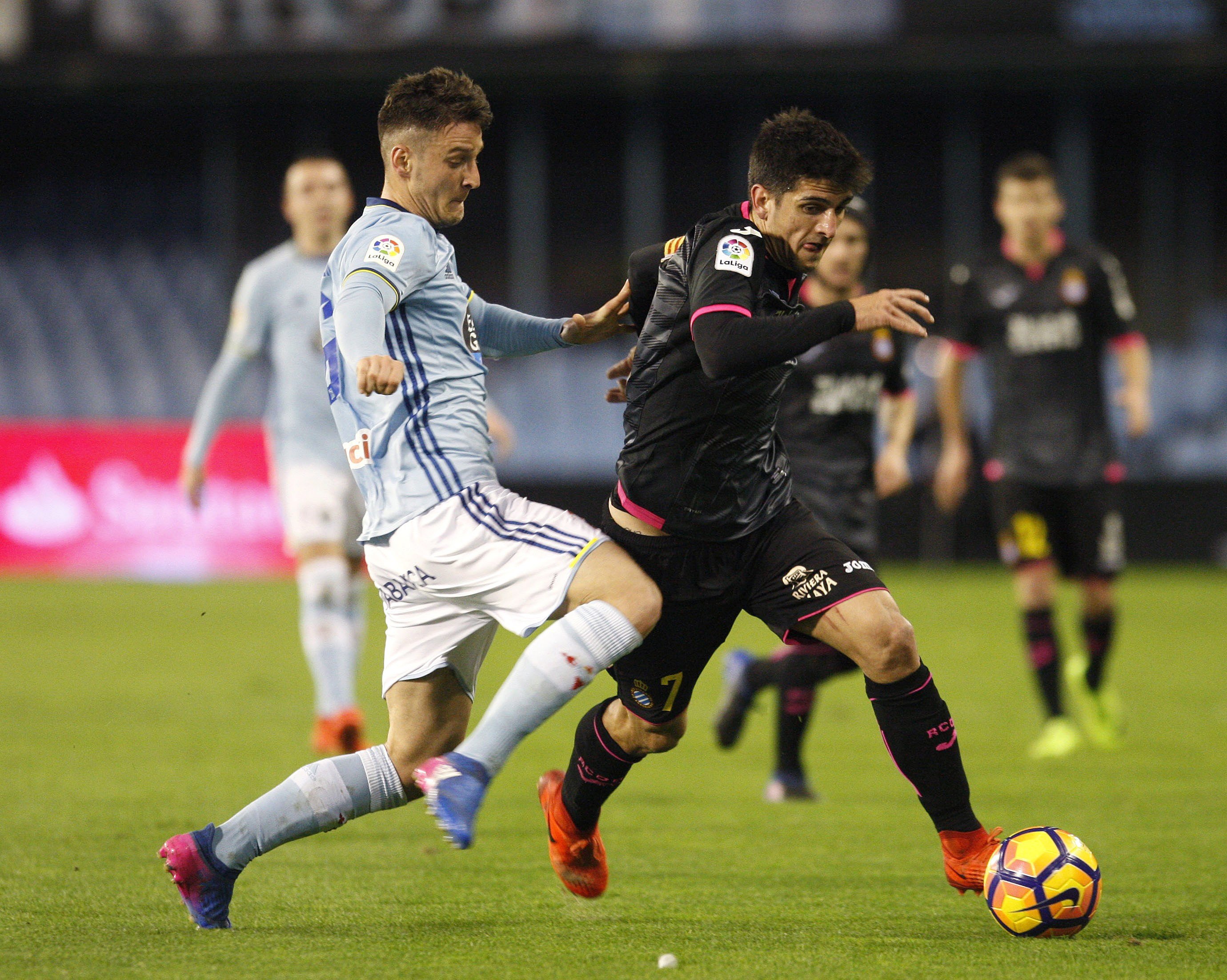 L'Espanyol treu un punt d'un partit boig (2-2)