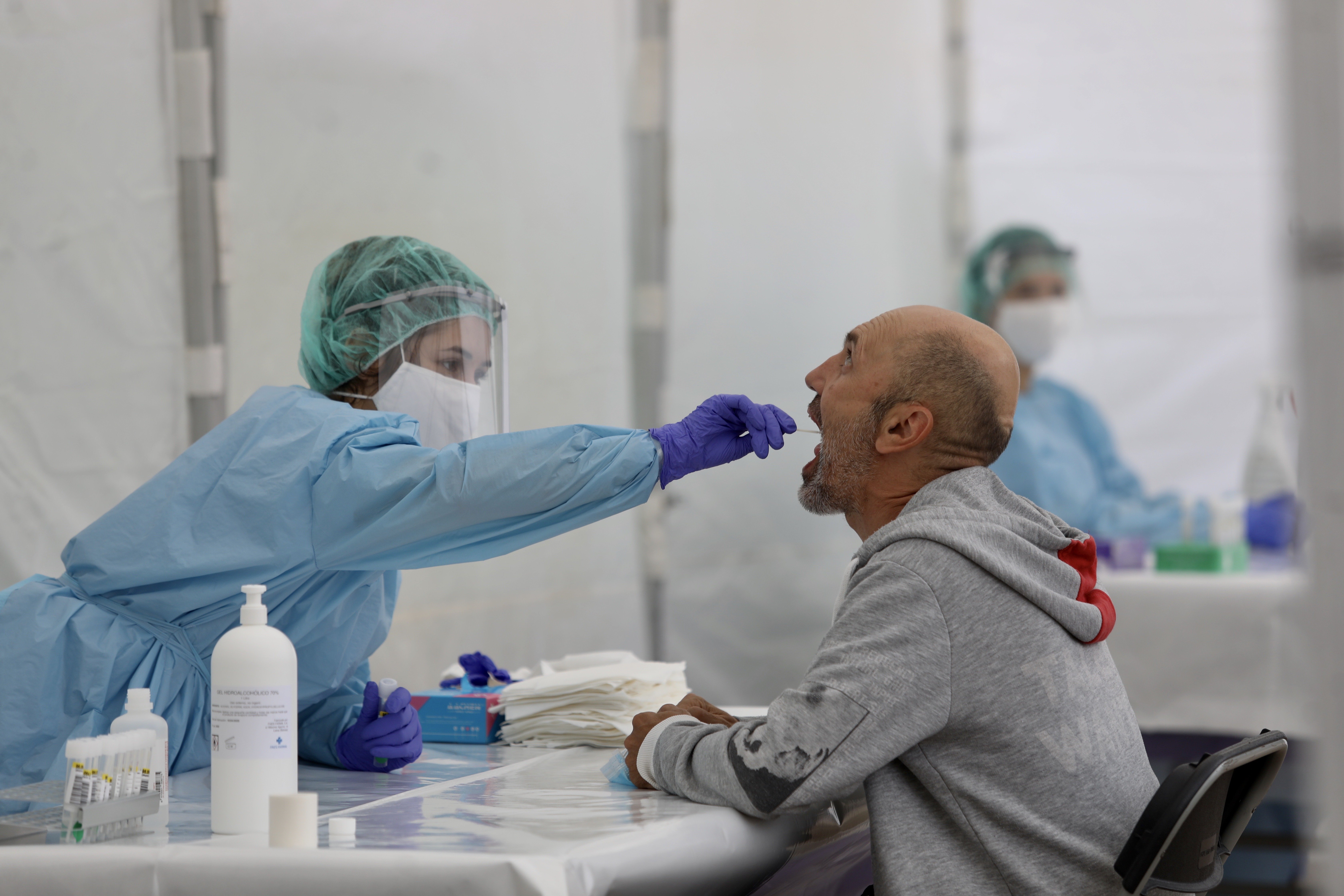 Continua l'augment de nous casos de coronavirus a Espanya: 127 més que ahir