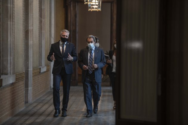 Artut Mas en el Parlamento - Maria Contreras Coll