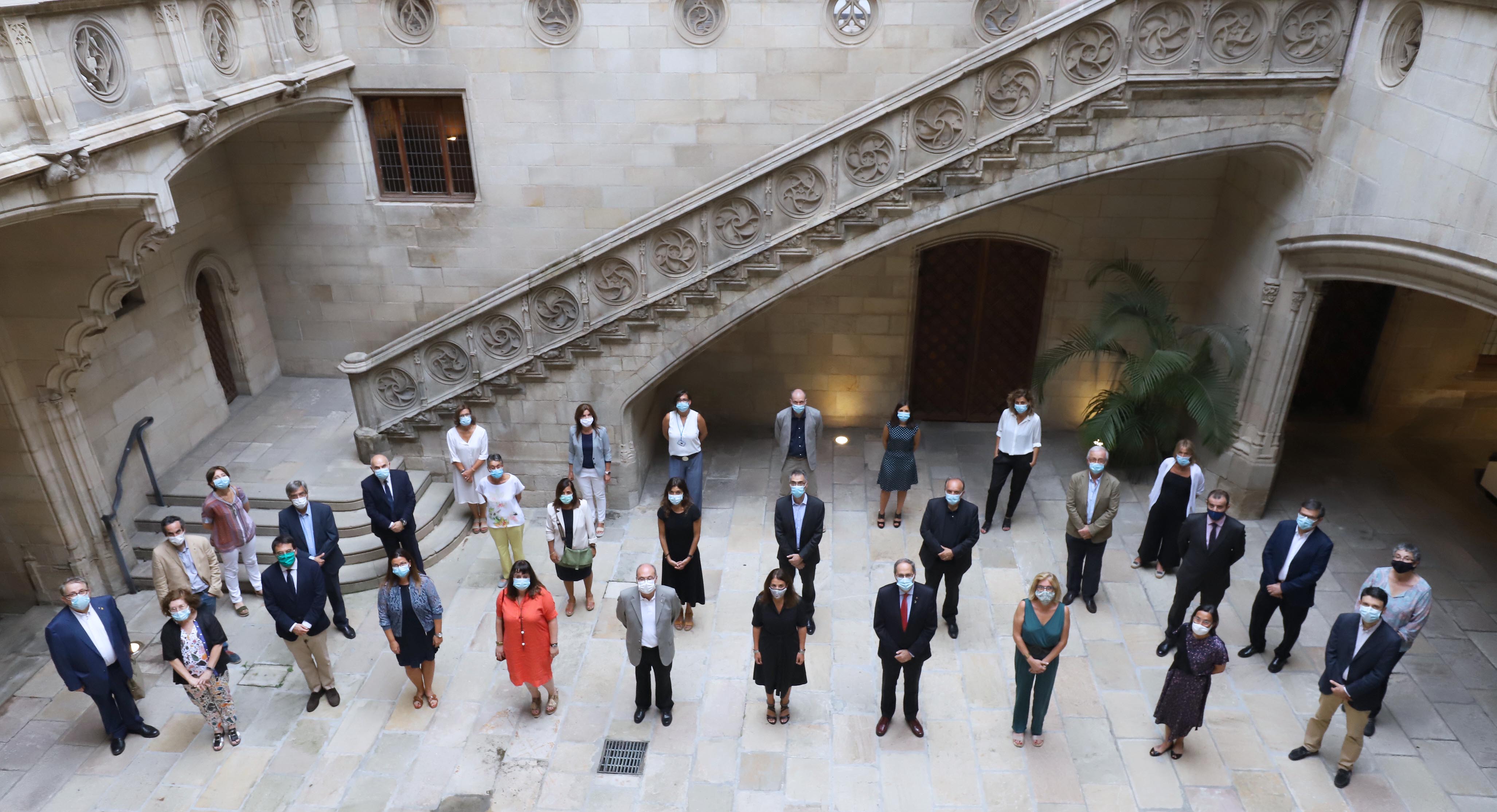 Torra pide "aparcar diferencias políticas" para transformar el sistema de salud