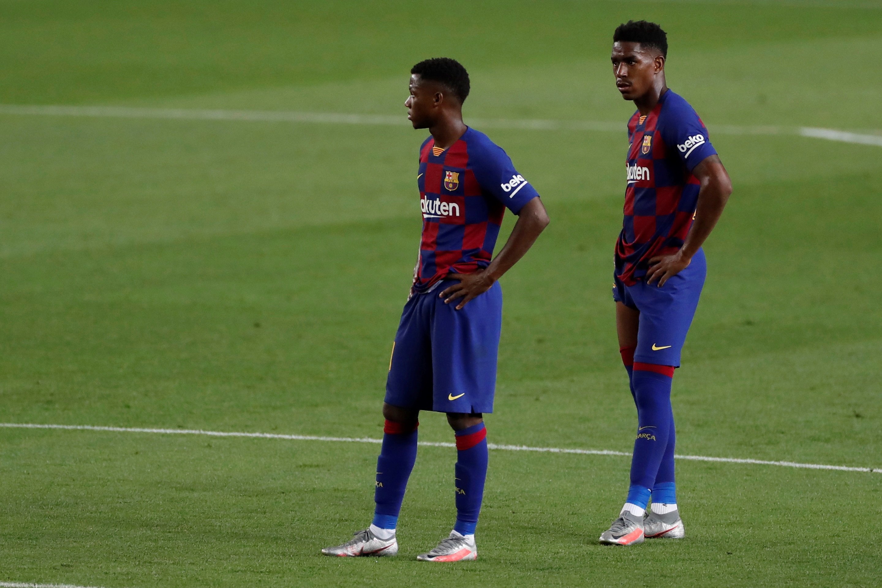 Junior Firpo, el sacrificat que ha d'obrir la porta a Depay