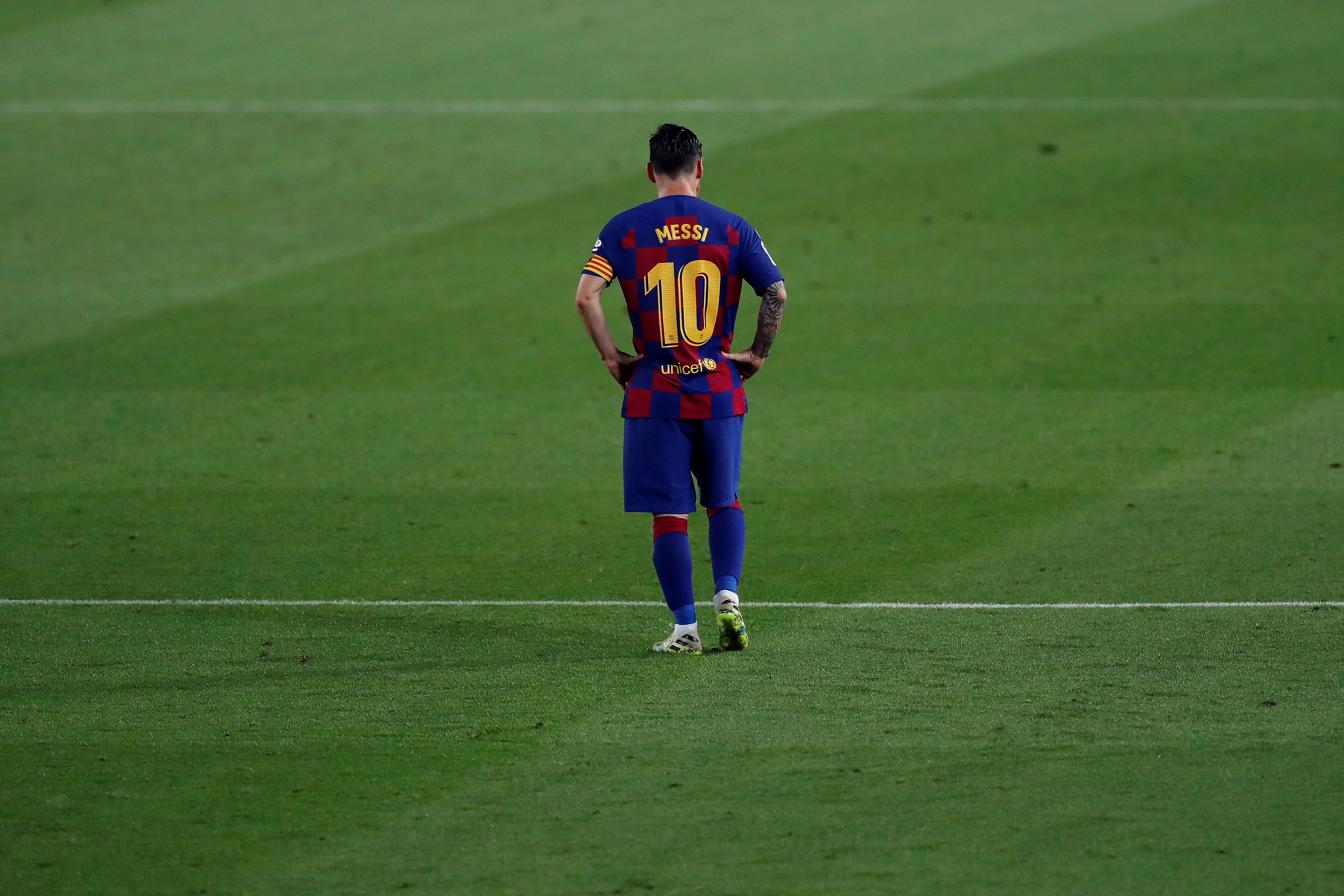 Leo Messi advises Barcelona officially that he wants to leave the club