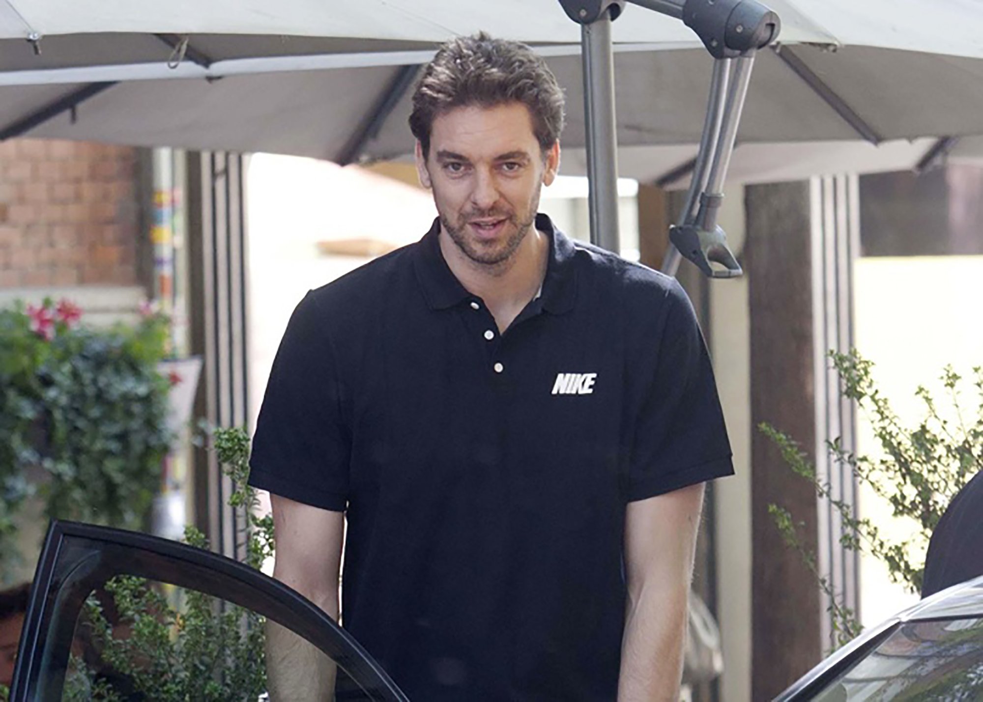 Pau Gasol aterra a Barcelona en mig d'una gran expectació