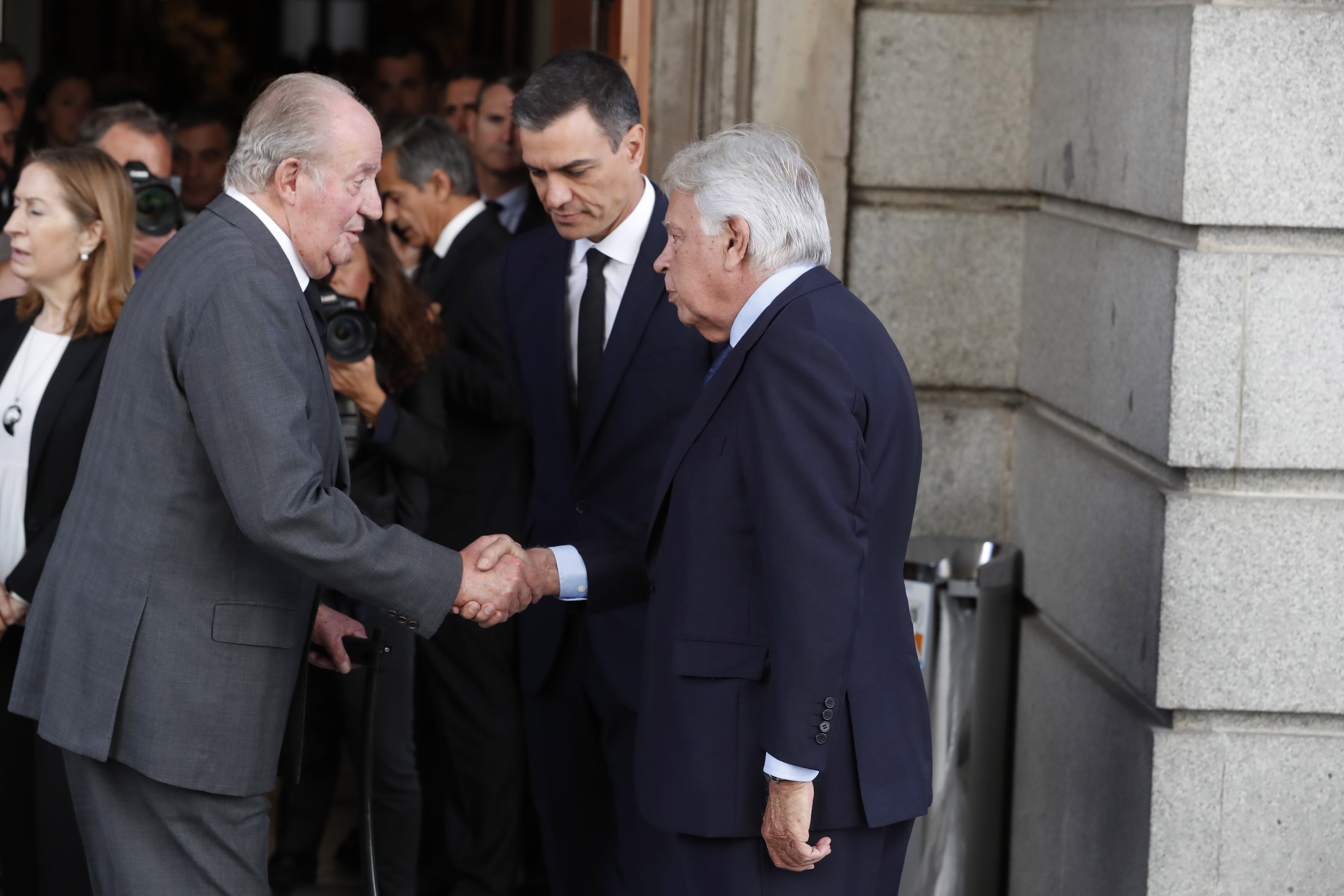 Creus que Pedro Sánchez és responsable de la fugida de Joan Carles I?