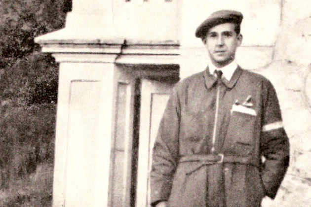 Joan de Borbó con boina carlista y mono falangista, en su intento de sumar se en la rebelió franquista. Fuente Archivo de El Nacional Joan de Borbó con boina carlista y mono falangista, en su intento de sumar se en la rebelió franquista. Fuente Archivo de El Nacional