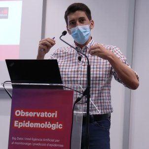 Qué propone Oriol Mitjà: más tests de antígenos y recuperar las mascarillas