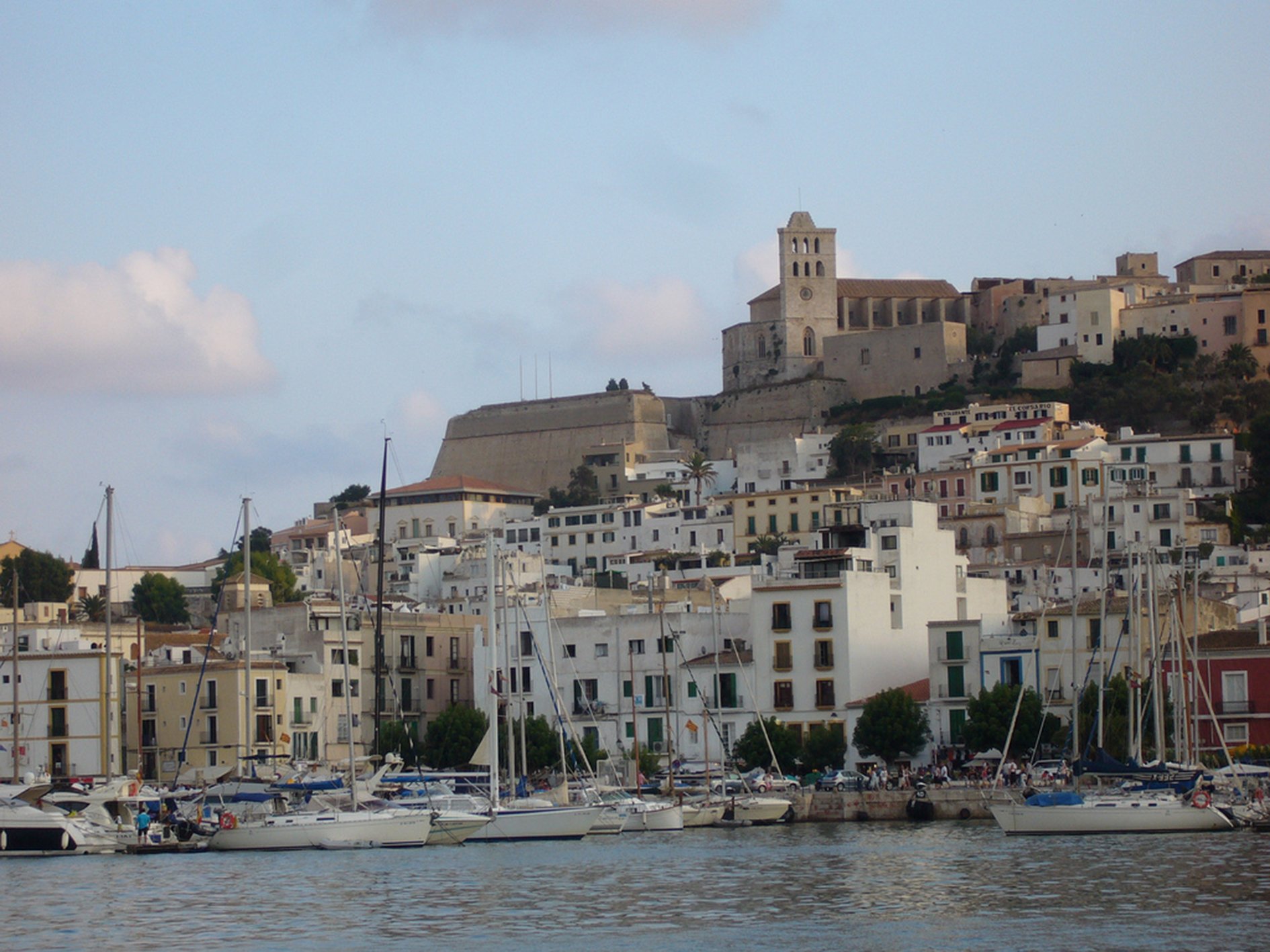 Podemos vota a favor d'eliminar el català com a requisit a Eivissa