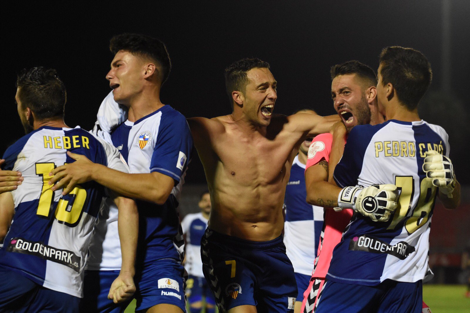 Los equipos catalanes de Segunda B avanzan con paso firme hacia la Liga SmartBank