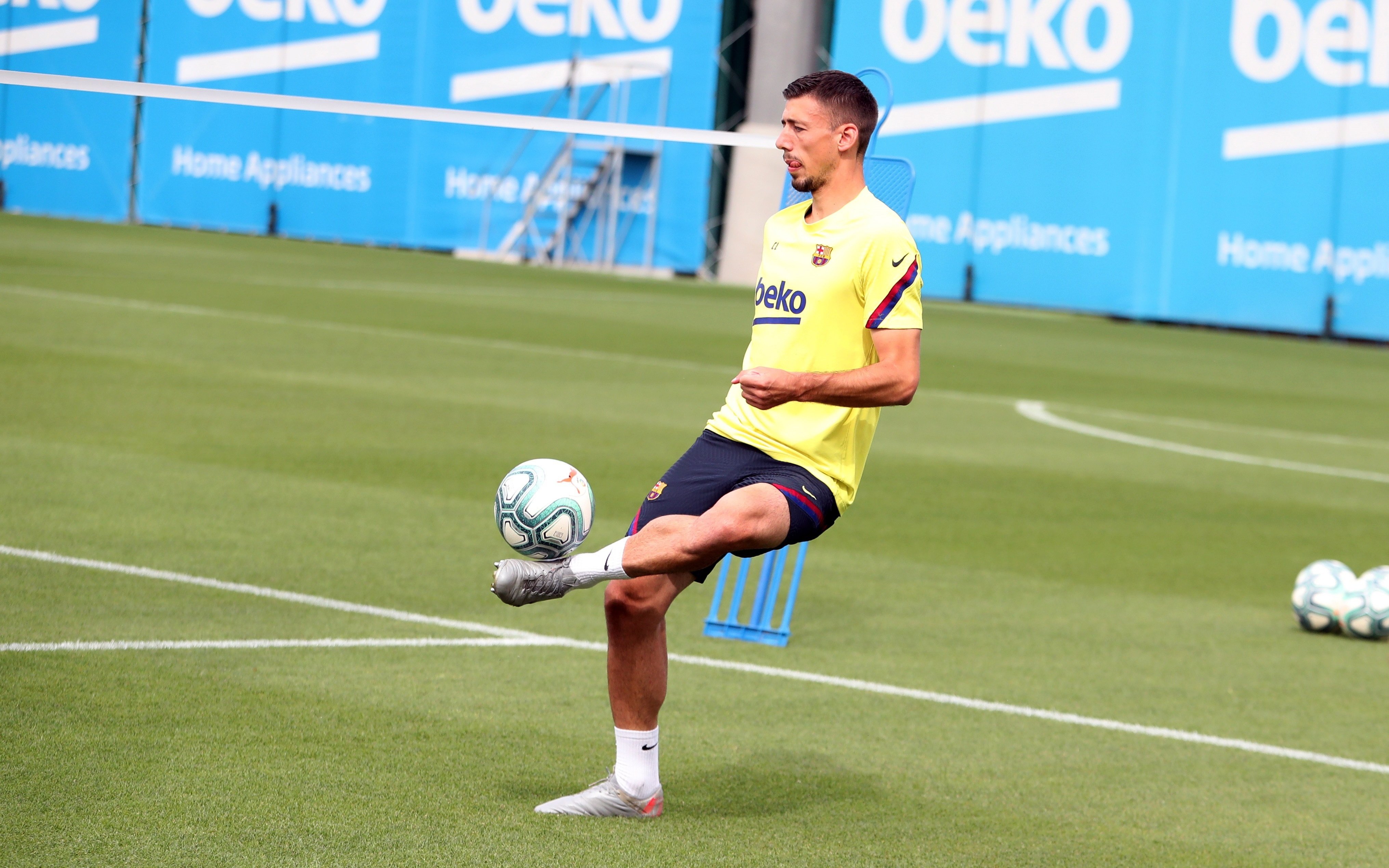 Lenglet tiene molestias en la ingle pero no se perderá la Champions