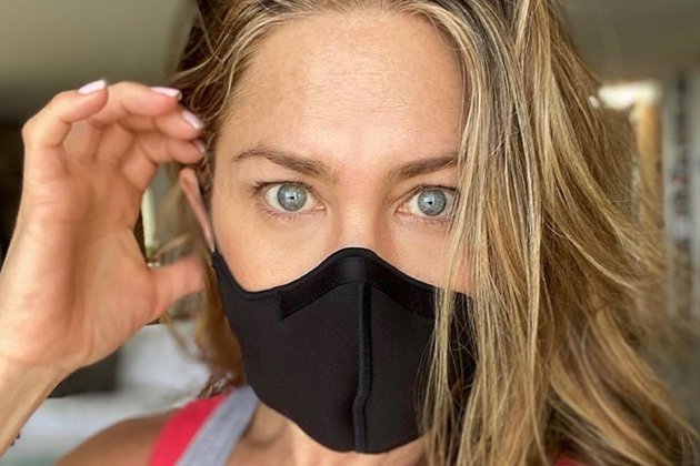 Jennifer Aniston mascareta instagram