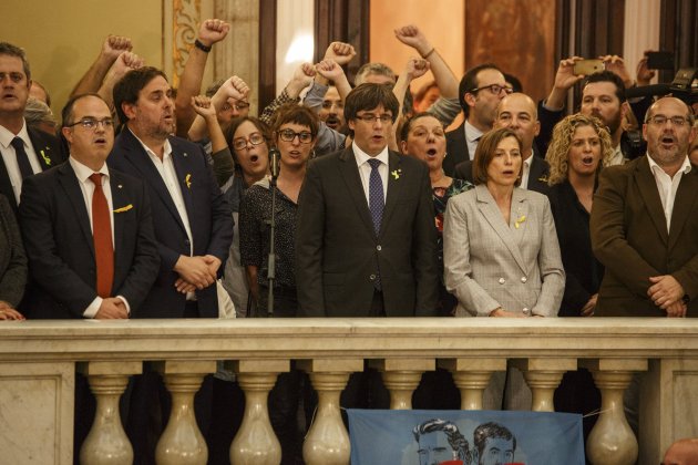 carles puigdemont oropéndola junqueras parlamento dui - sergi alcàzar