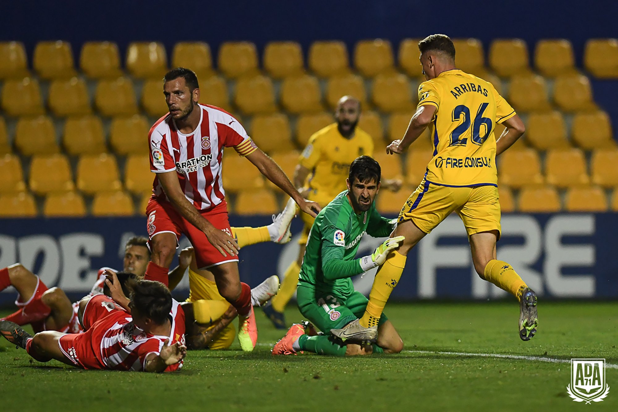 El Girona perd, acaba cinquè i s'enfrontarà a l'Almeria al play-off (2-0)