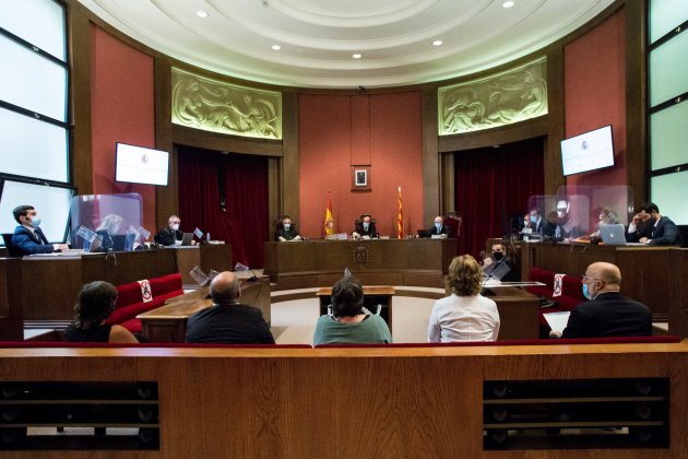 Judici Mesa Parlament Lluís Corominas, Anna Simó , Ramona Barrufet Lluís Guinó Mireia Boya Efe Pool