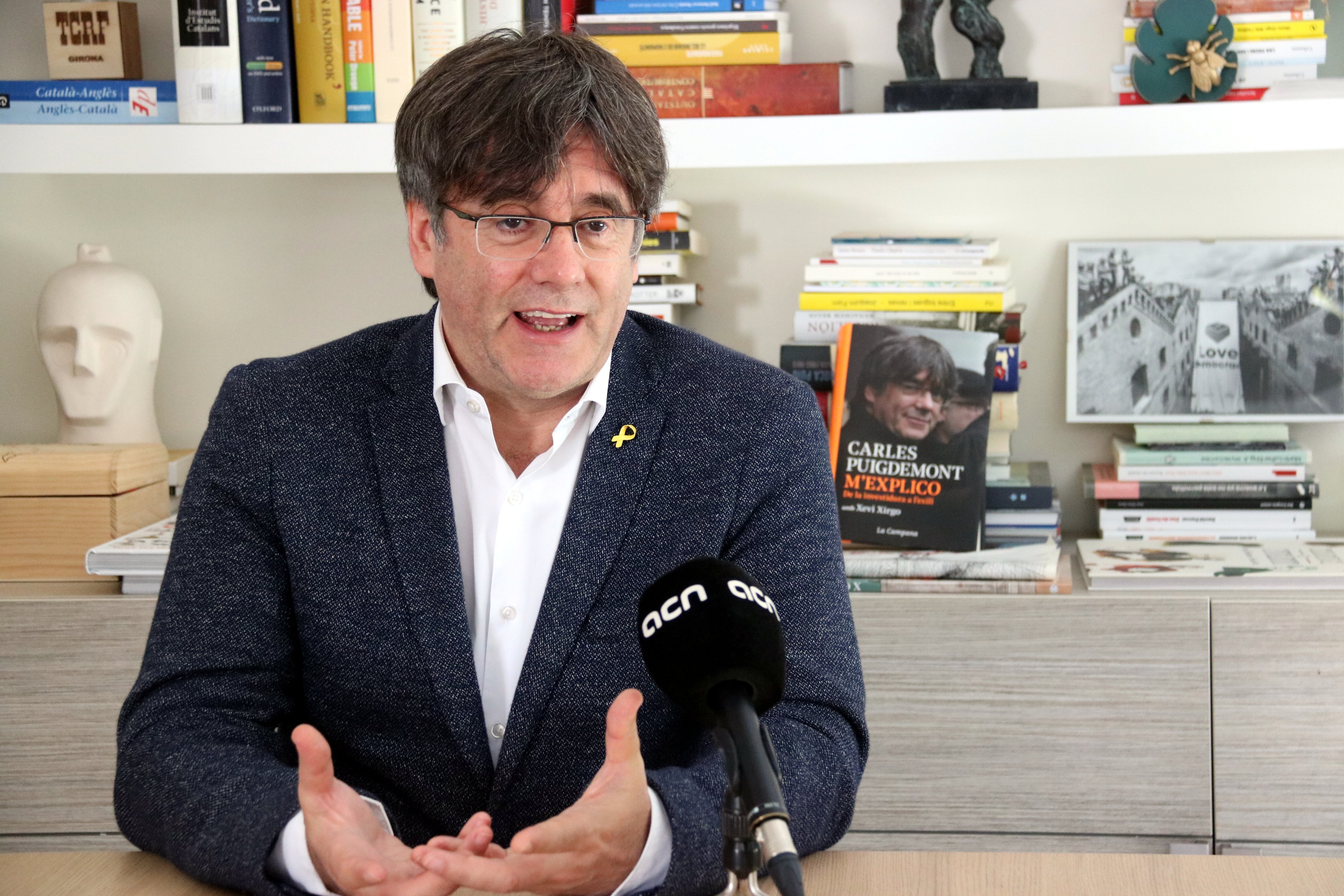 La cleca de Puigdemont a Jordi Cañas