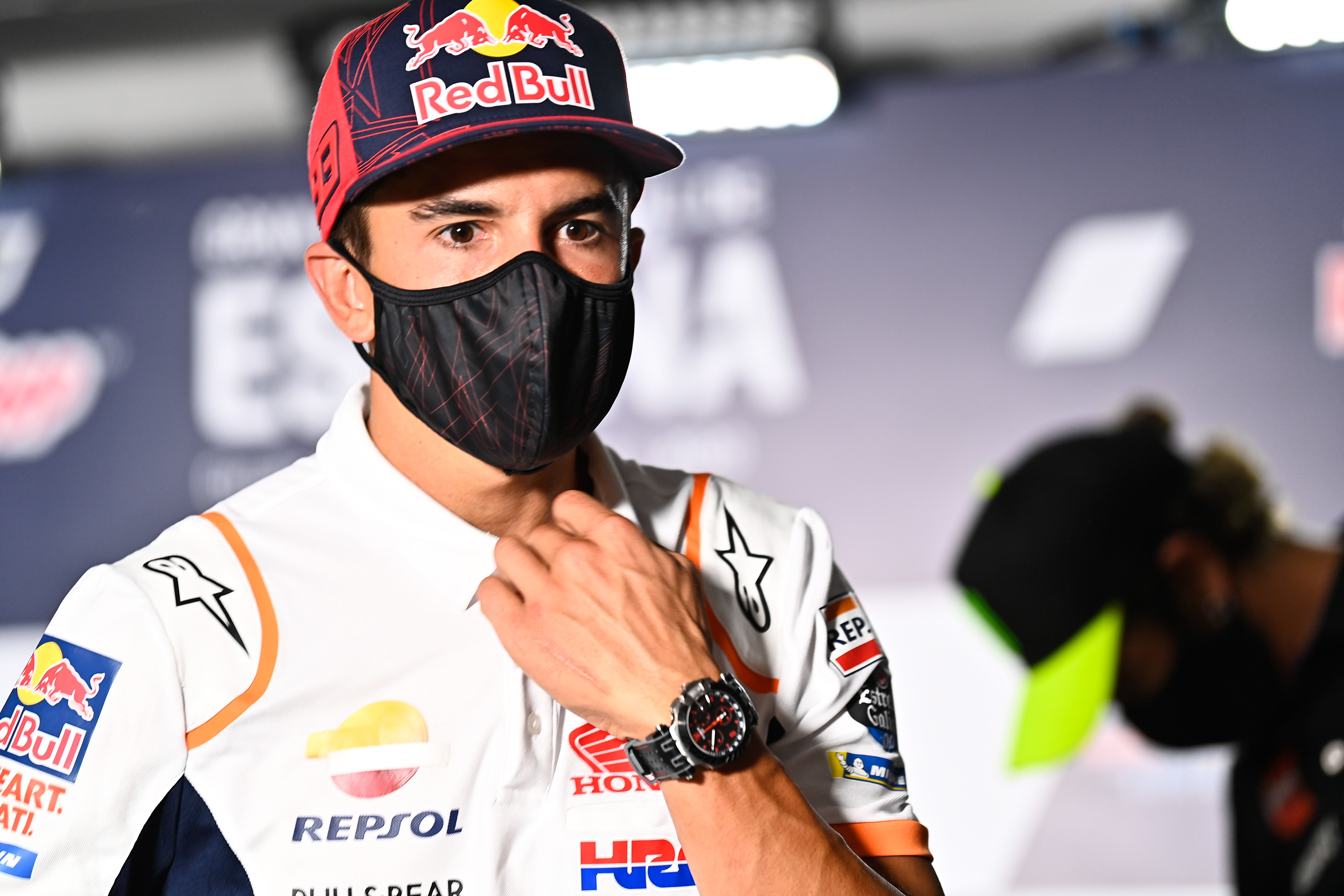 VÍDEO | Així ha arribat Marc Márquez al circuit de Jerez després de ser operat