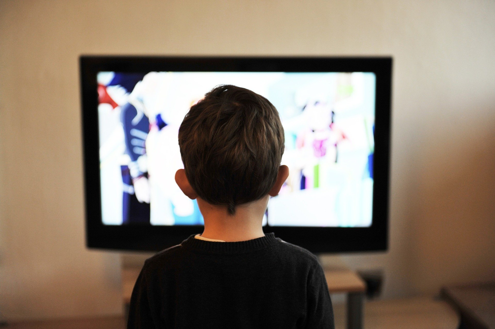 La mitad de la publicidad que ven niños franceses es de comida poco saludable