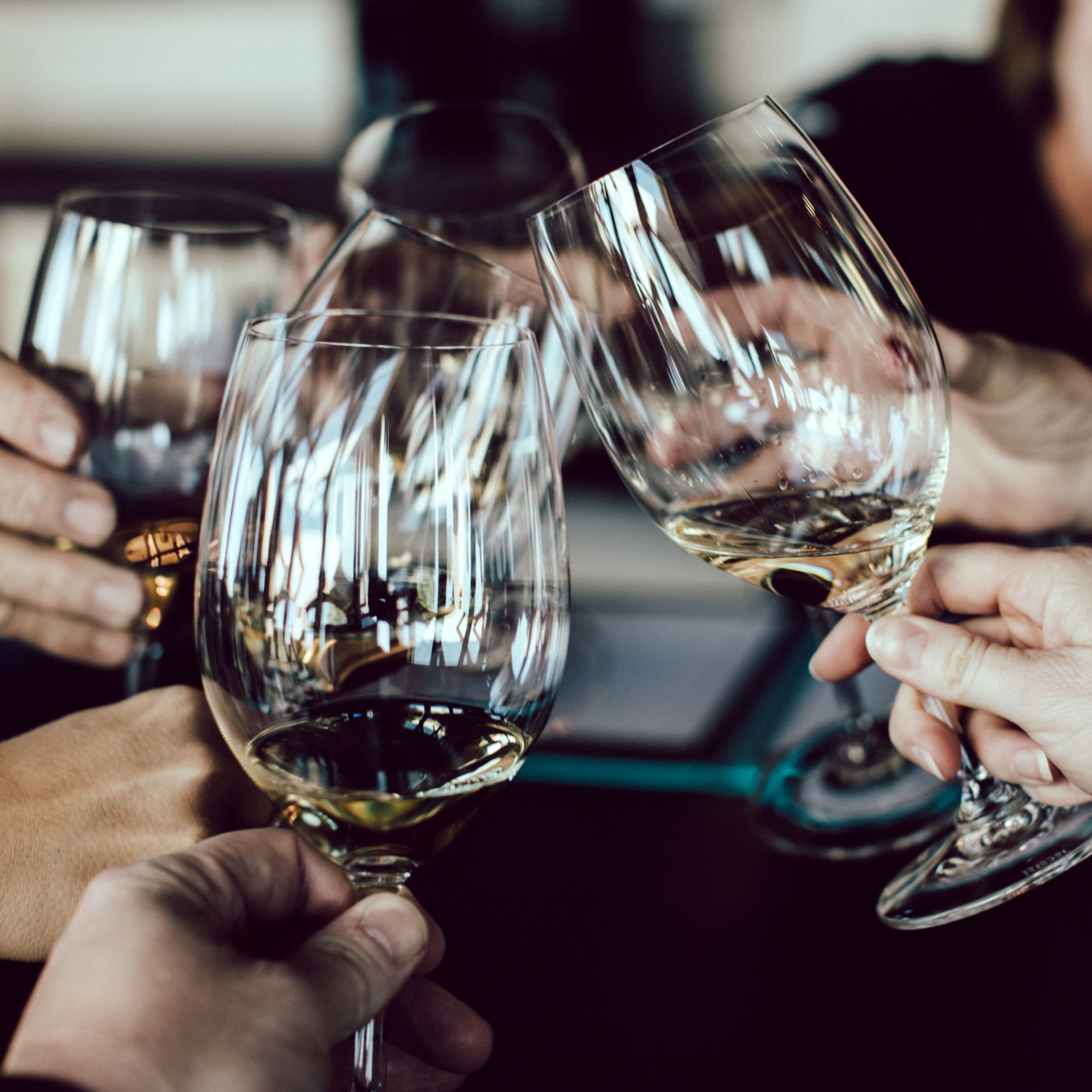 Consells per fer una festa a casa de forma segura i prevenir els contagis