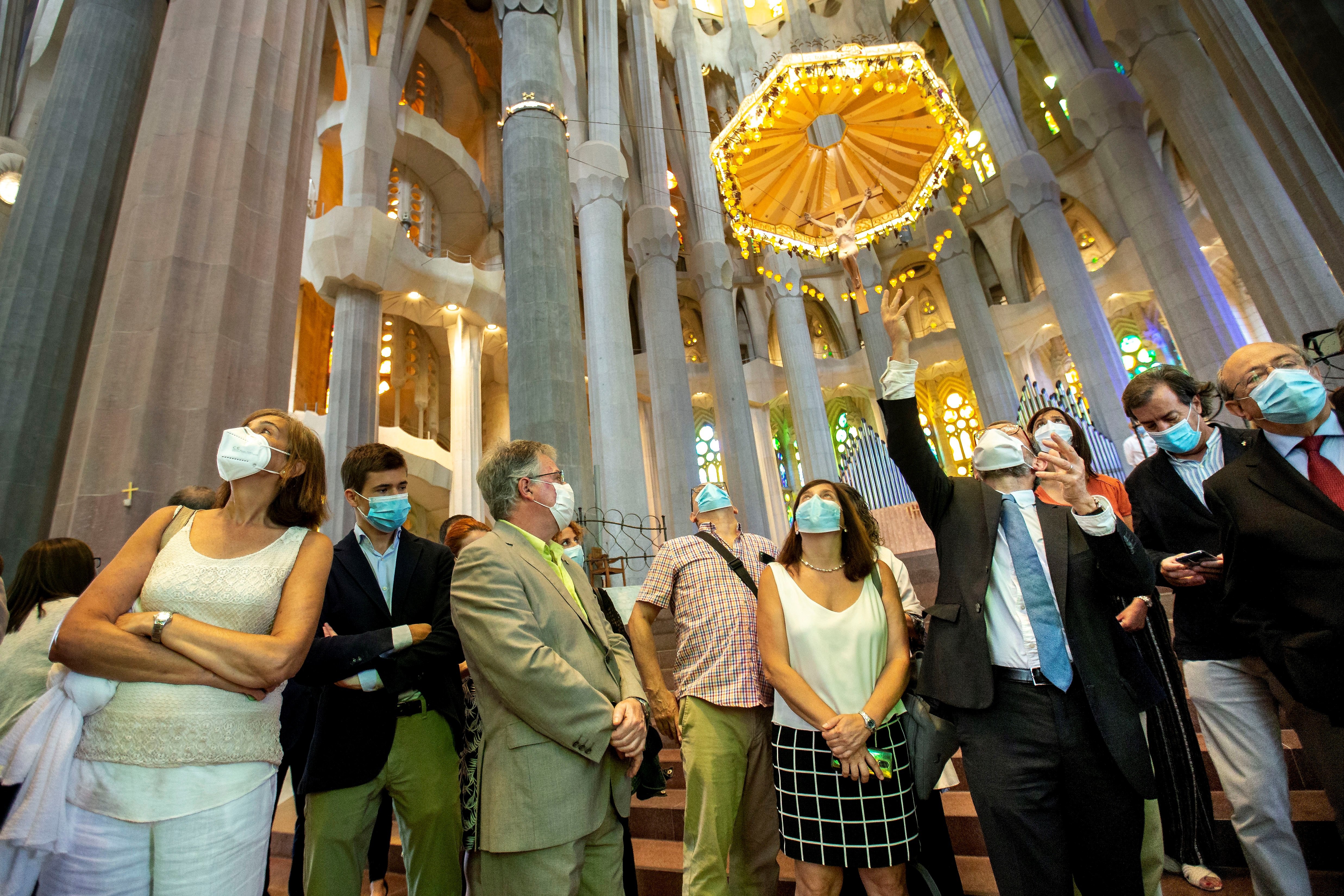 Missa "alegal" a la Sagrada Família pels difunts de la Covid-19