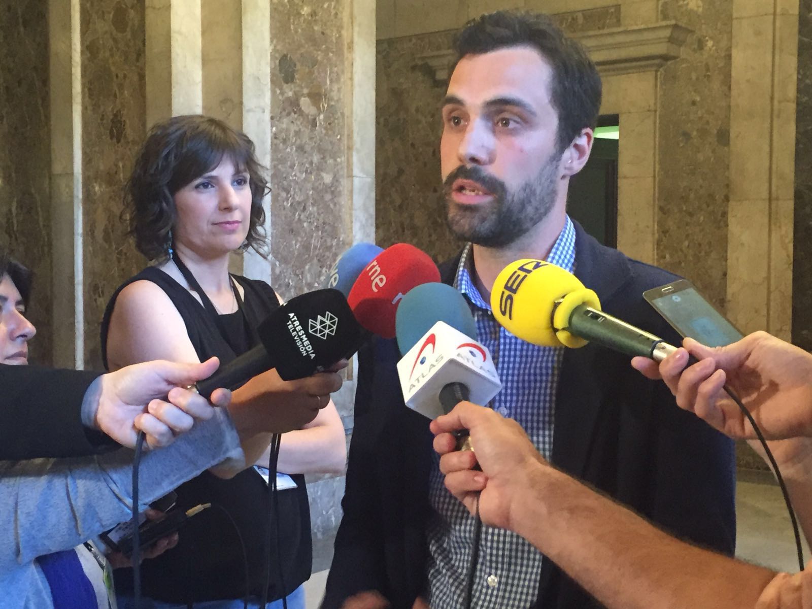 JxSí pide que comparezcan Santamaría, Millo y Moragas en el Parlament por la Operación Catalunya
