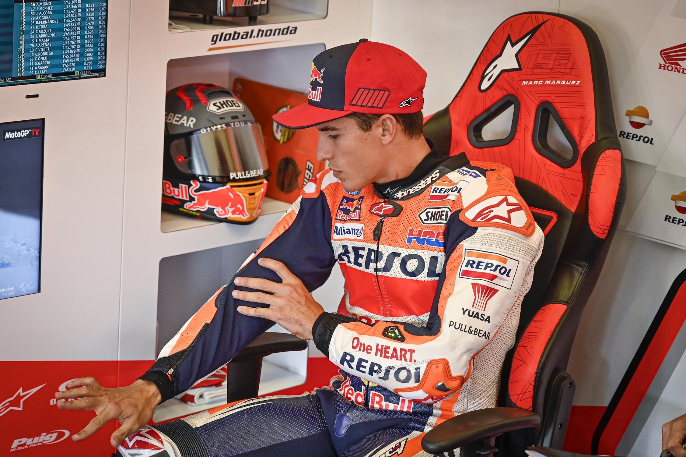 Marc Márquez se vuelve a vestir de piloto 7 meses después